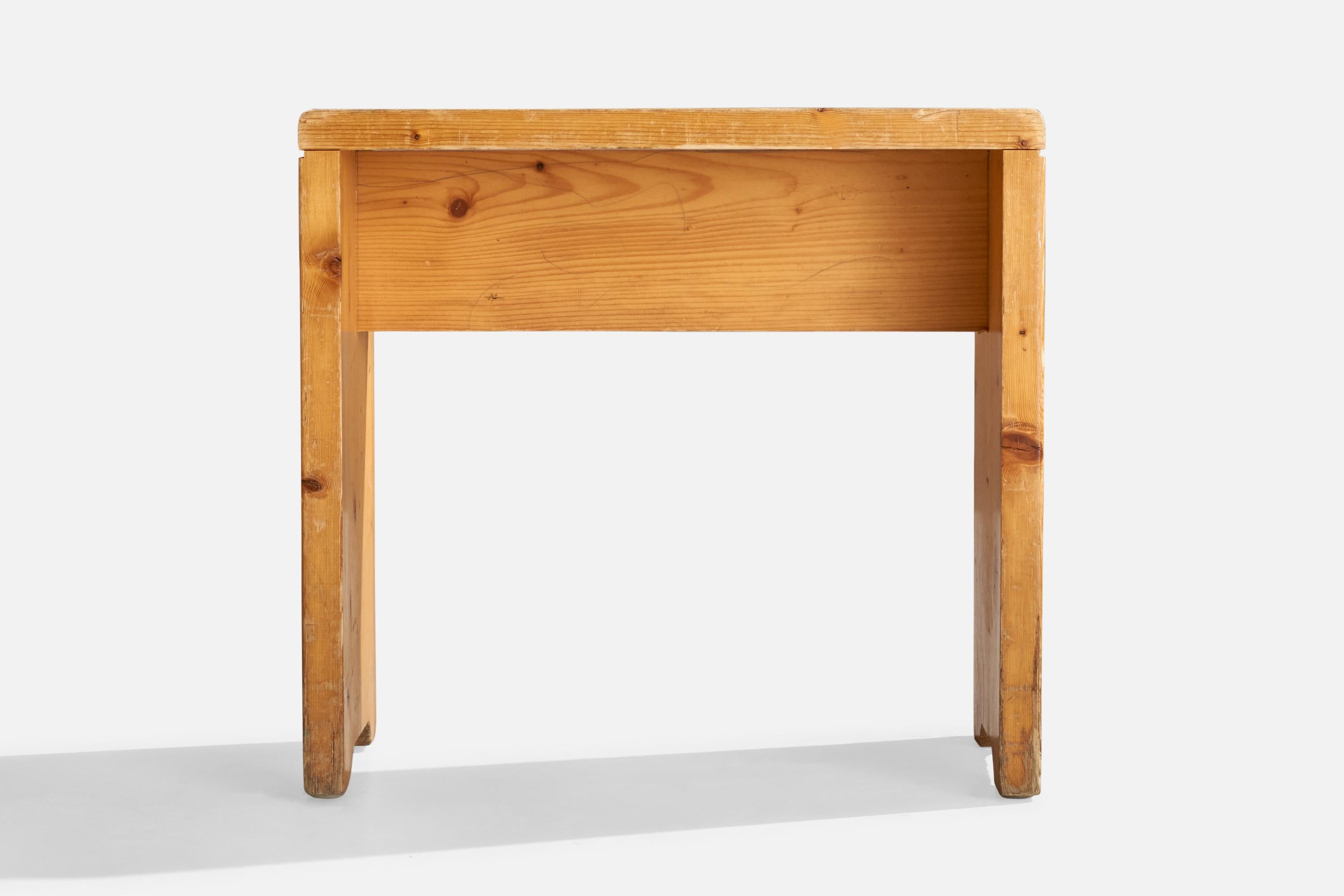 Charlotte Perriand, Hocker, Kiefernholz, Frankreich, 1960er Jahre im Angebot 1