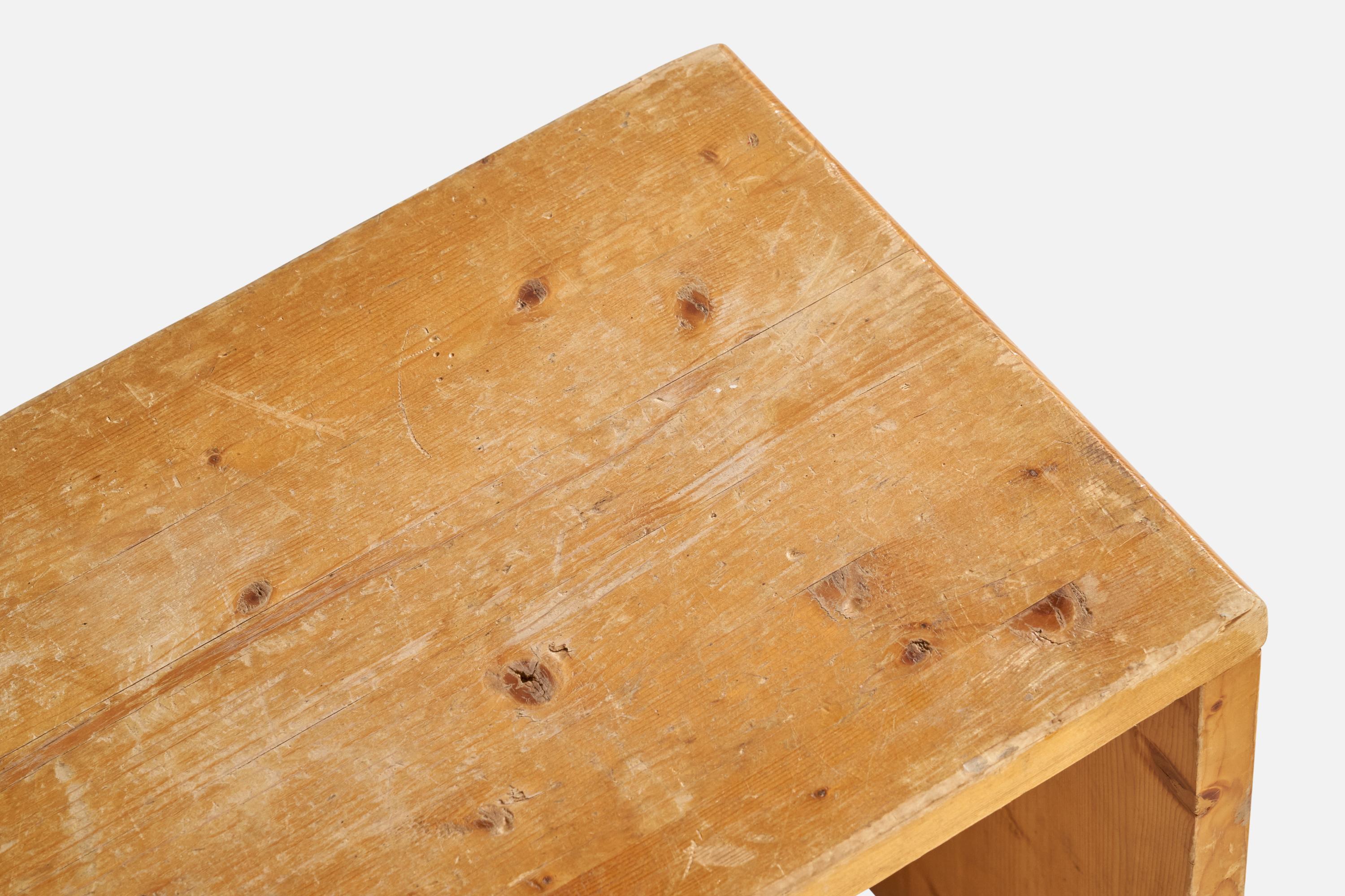 Charlotte Perriand, Hocker, Kiefernholz, Frankreich, 1960er Jahre im Angebot 3