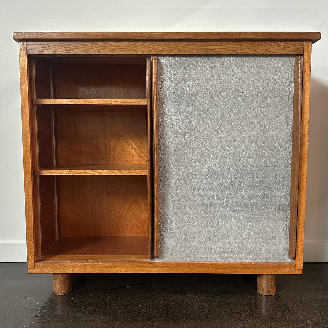 Armoire de style Charlotte Perriand (vendue individuellement) en vente 1