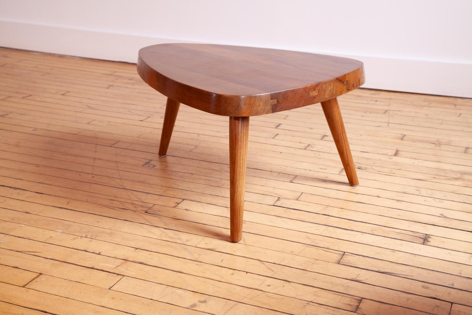 Américain Table basse de style Charlotte Perriand en vente
