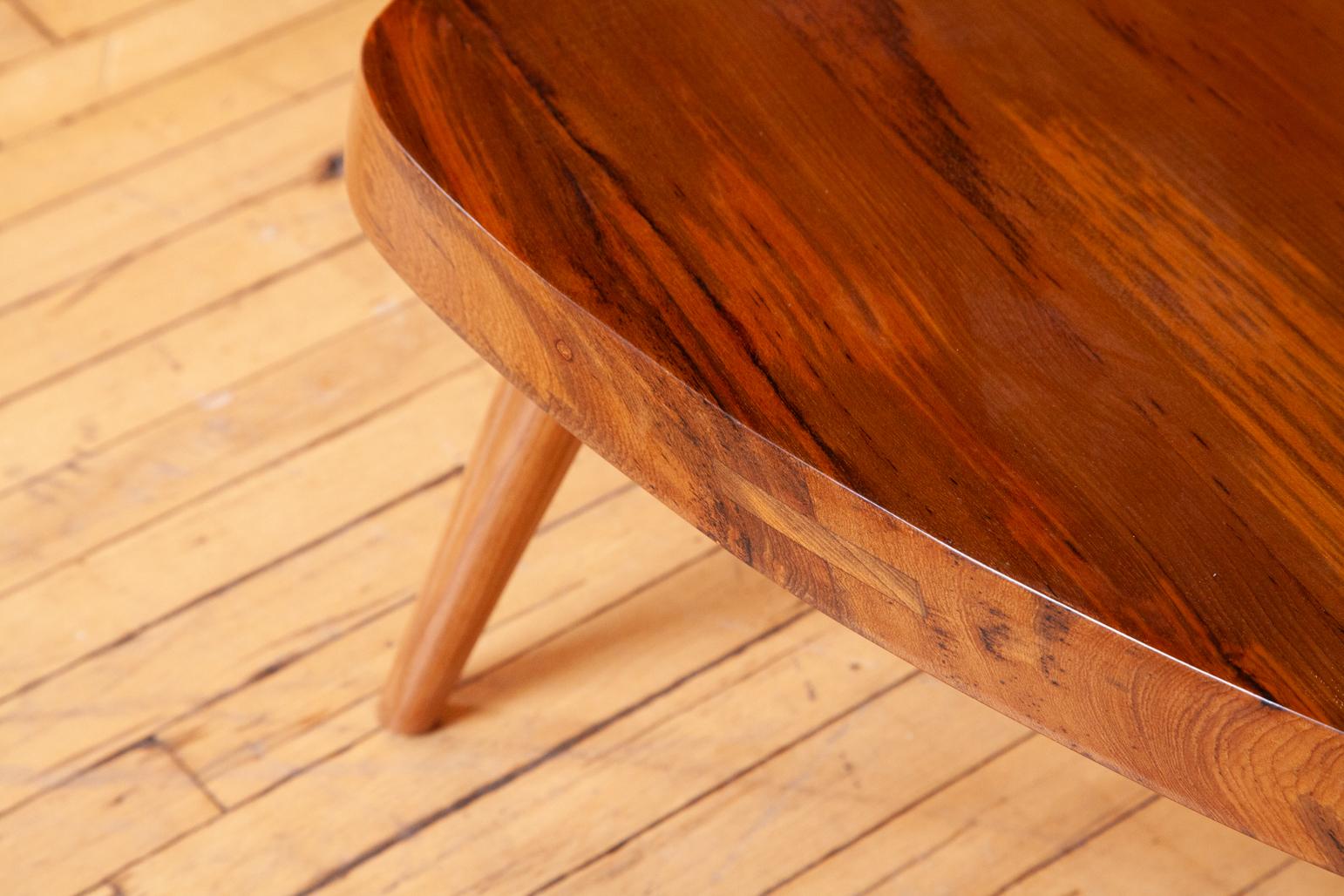 XXIe siècle et contemporain Table basse de style Charlotte Perriand en vente