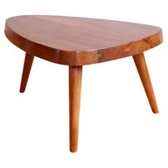 Table basse de style Charlotte Perriand