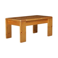 Tavolini da caffè in stile Charlotte Perriand in legno di pino per Les Arcs, Francia anni '60