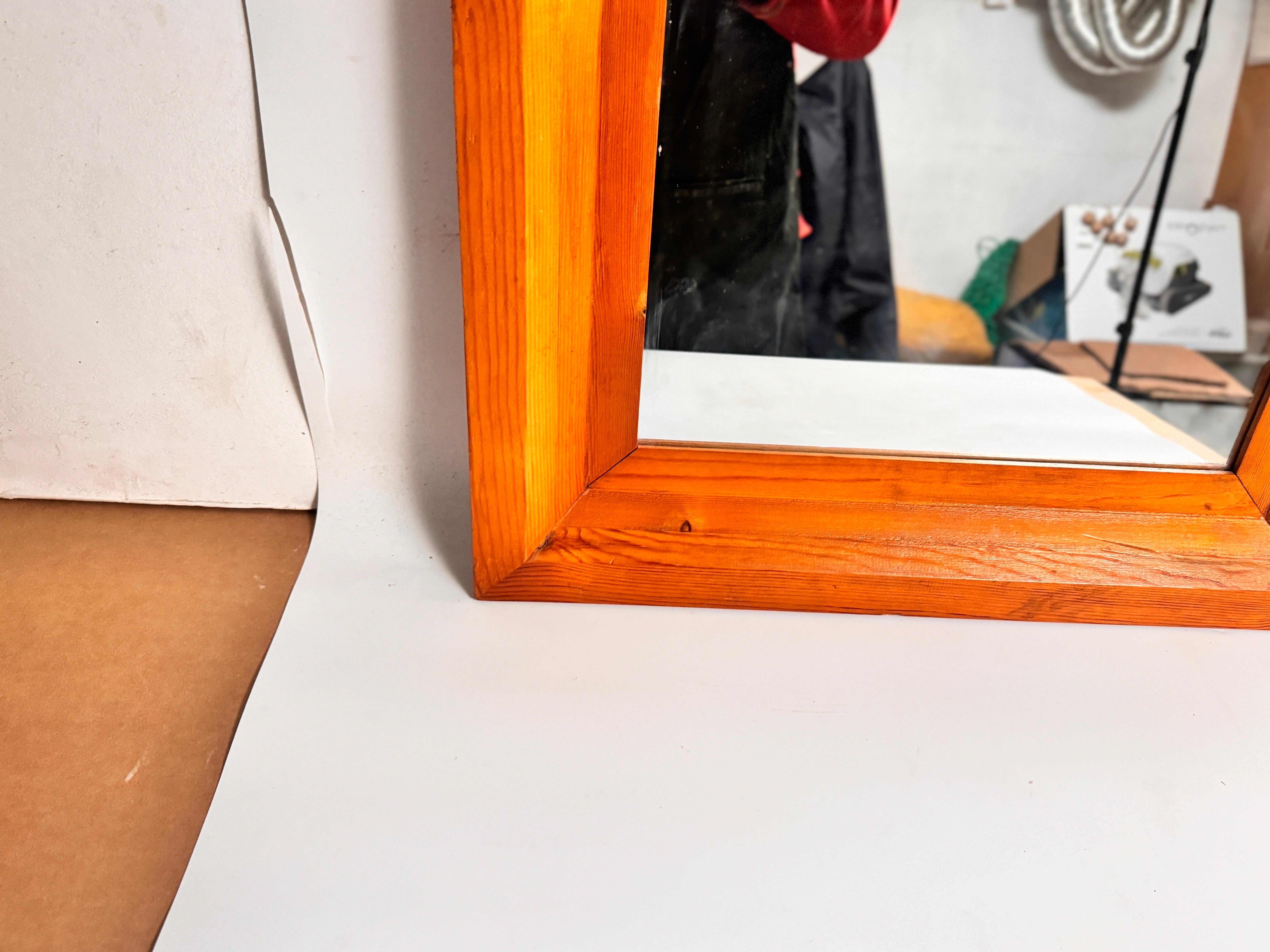 Miroir de style Charlotte Perriand pour Les Arcs France, couleur marron Bon état - En vente à Auribeau sur Siagne, FR