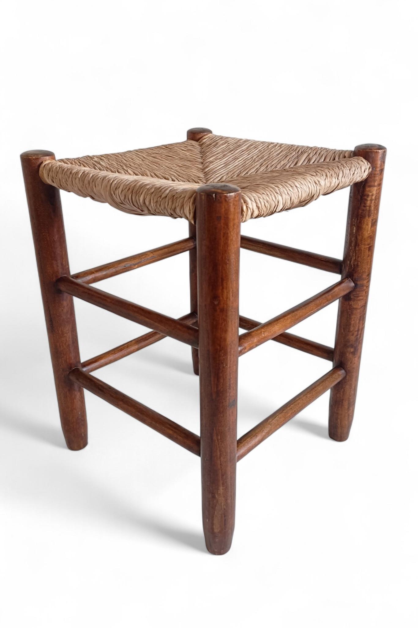 Charlotte Perriand Style, Pair of Rustic Wood and Straw Stools, France, c. 1950s For Sale 2
