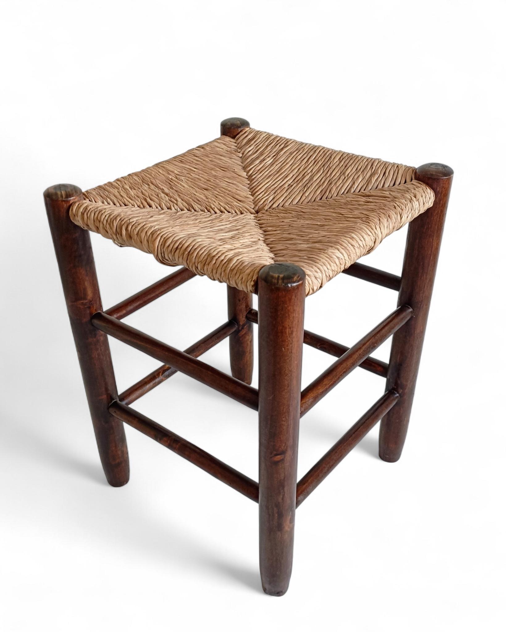 Charlotte Perriand Style, Pair of Rustic Wood and Straw Stools, France, c. 1950s For Sale 3