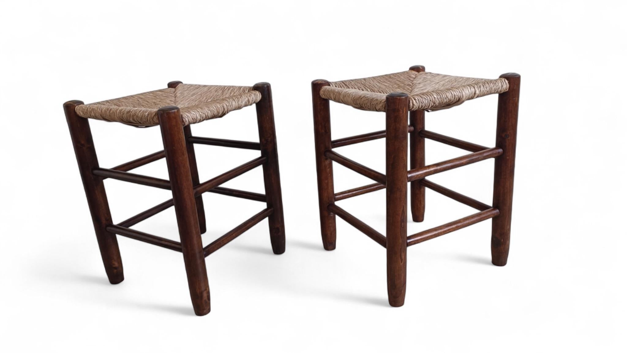 Charlotte Perriand Style, Pair of Rustic Wood and Straw Stools, France, c. 1950s For Sale 4