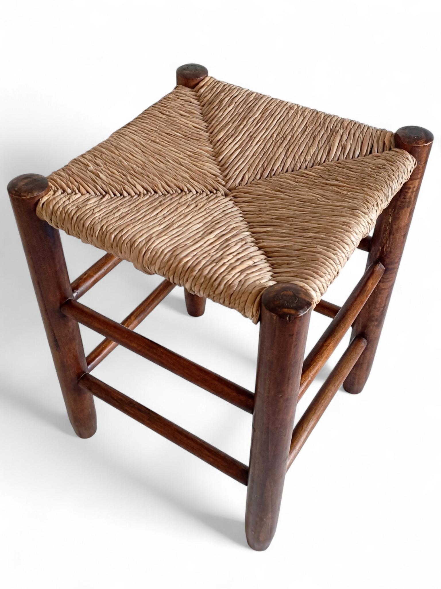 Charlotte Perriand Style, Pair of Rustic Wood and Straw Stools, France, c. 1950s For Sale 6