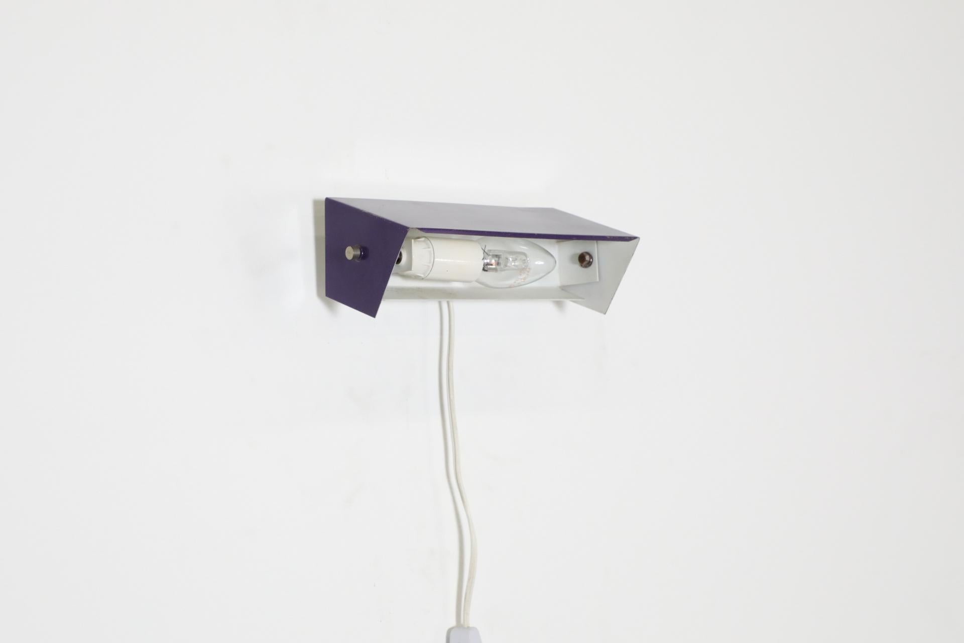Charlotte Perriand Style Purple and White Enameled Metal Wall Sconce by Hiemstra For Sale 4