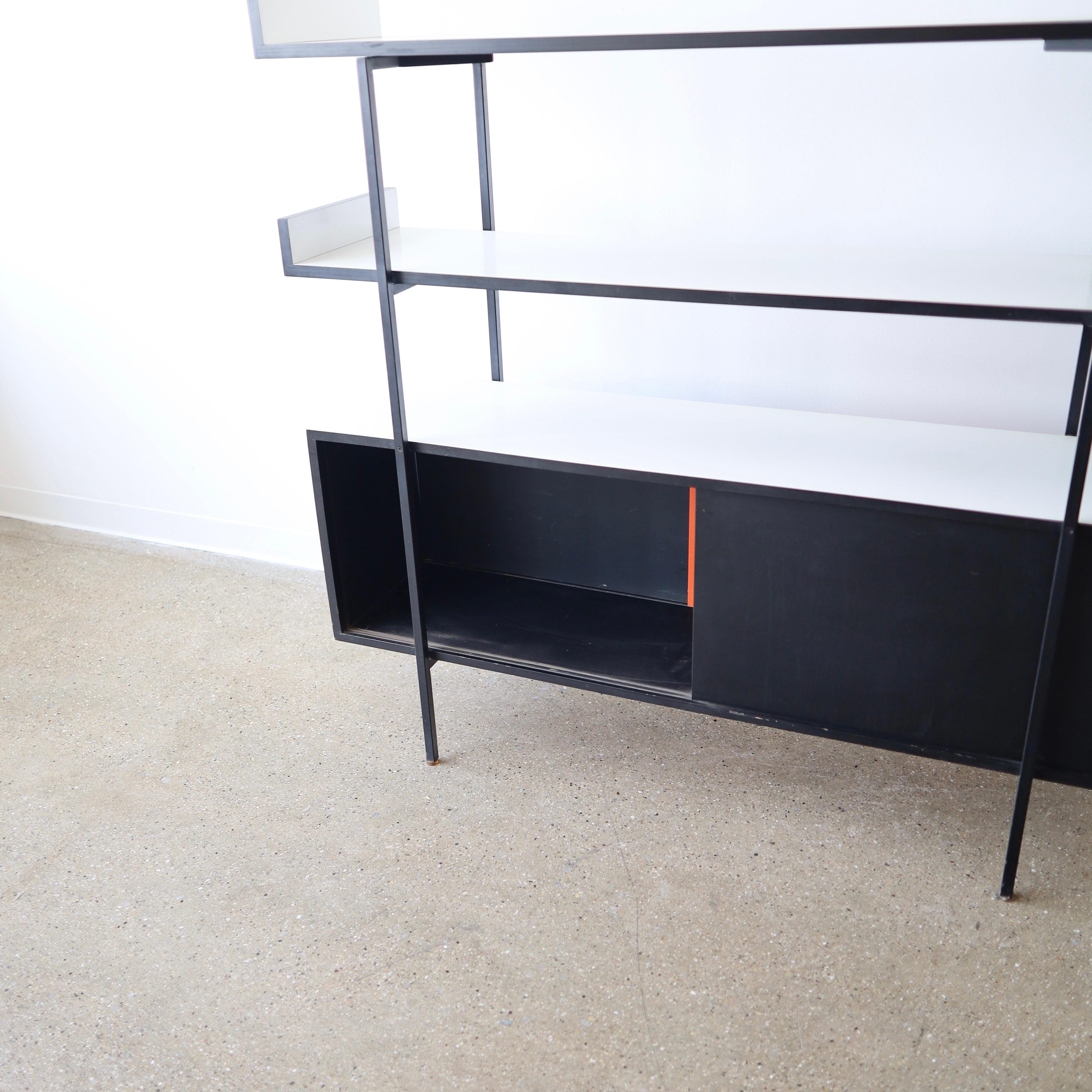Charlotte Perriand Raumteiler im Stil von Charlotte Perriand (Moderne der Mitte des Jahrhunderts) im Angebot