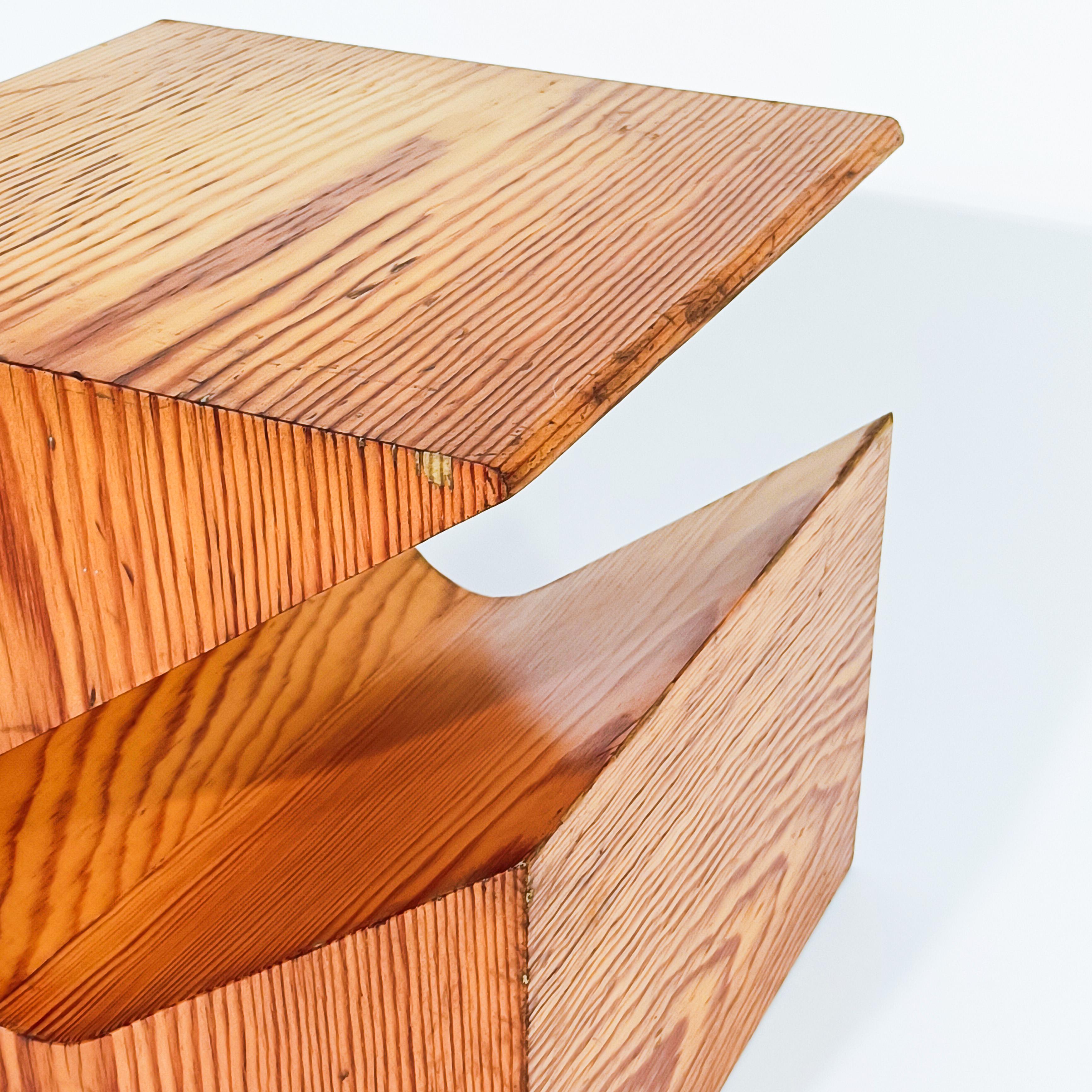Late 20th Century Charlotte Perriand style. Sculptural side table in pine wood, France, 1970s For Sale