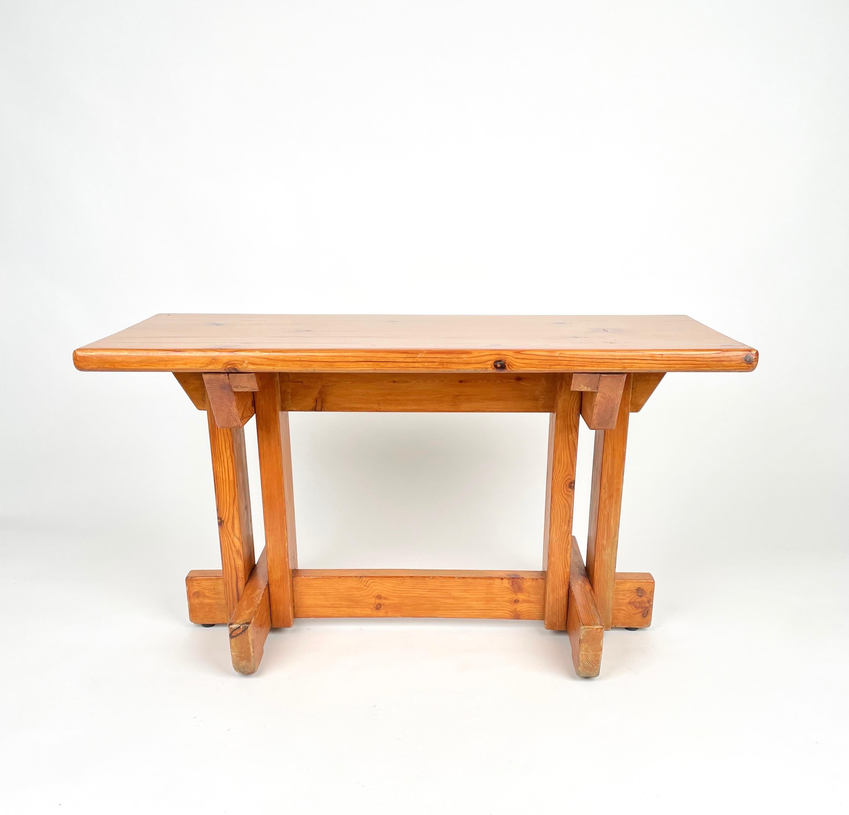 Late 20th Century Charlotte Perriand Style Sitting Bench or Side Table in Wood Pine, France, 1970s For Sale