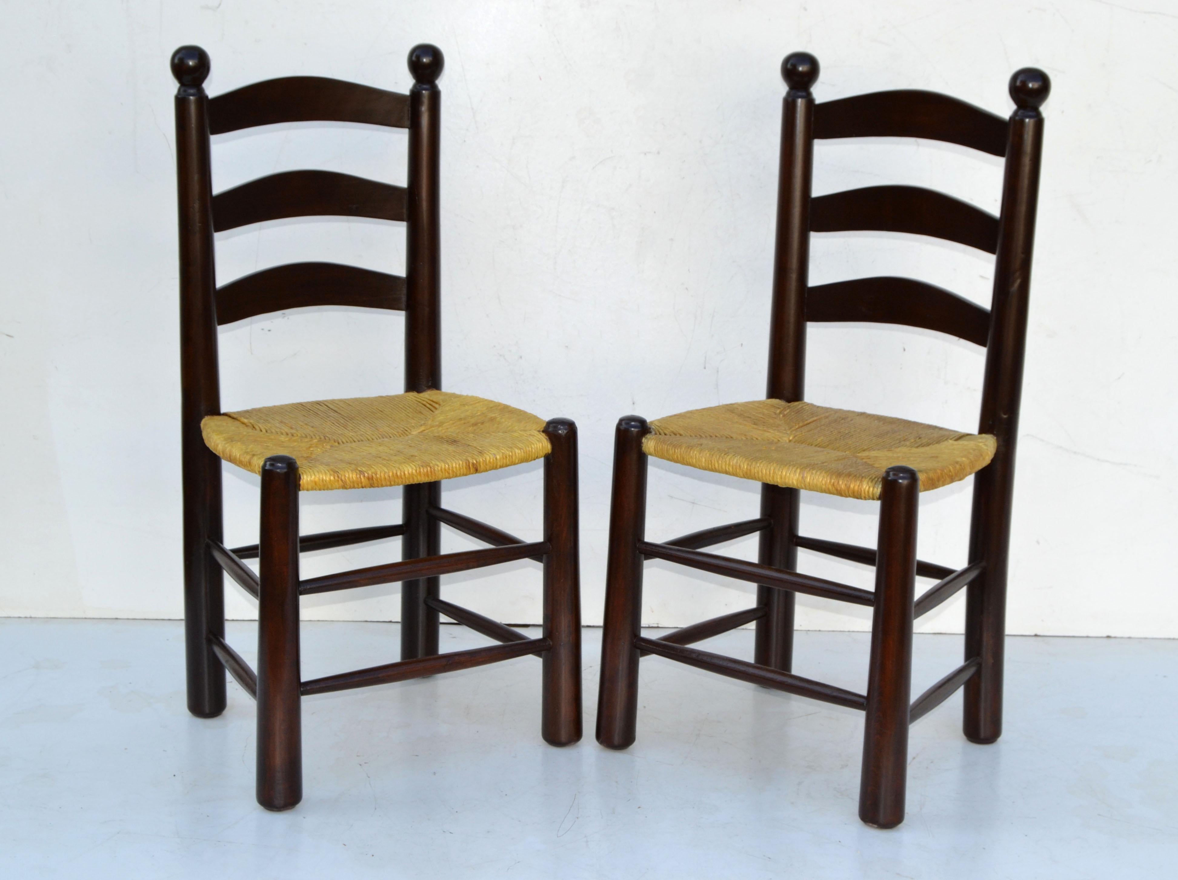 Charlotte Perriand Style Turned Wooden Dining Chairs Woven Rush Seat Set of Six In Good Condition In Miami, FL
