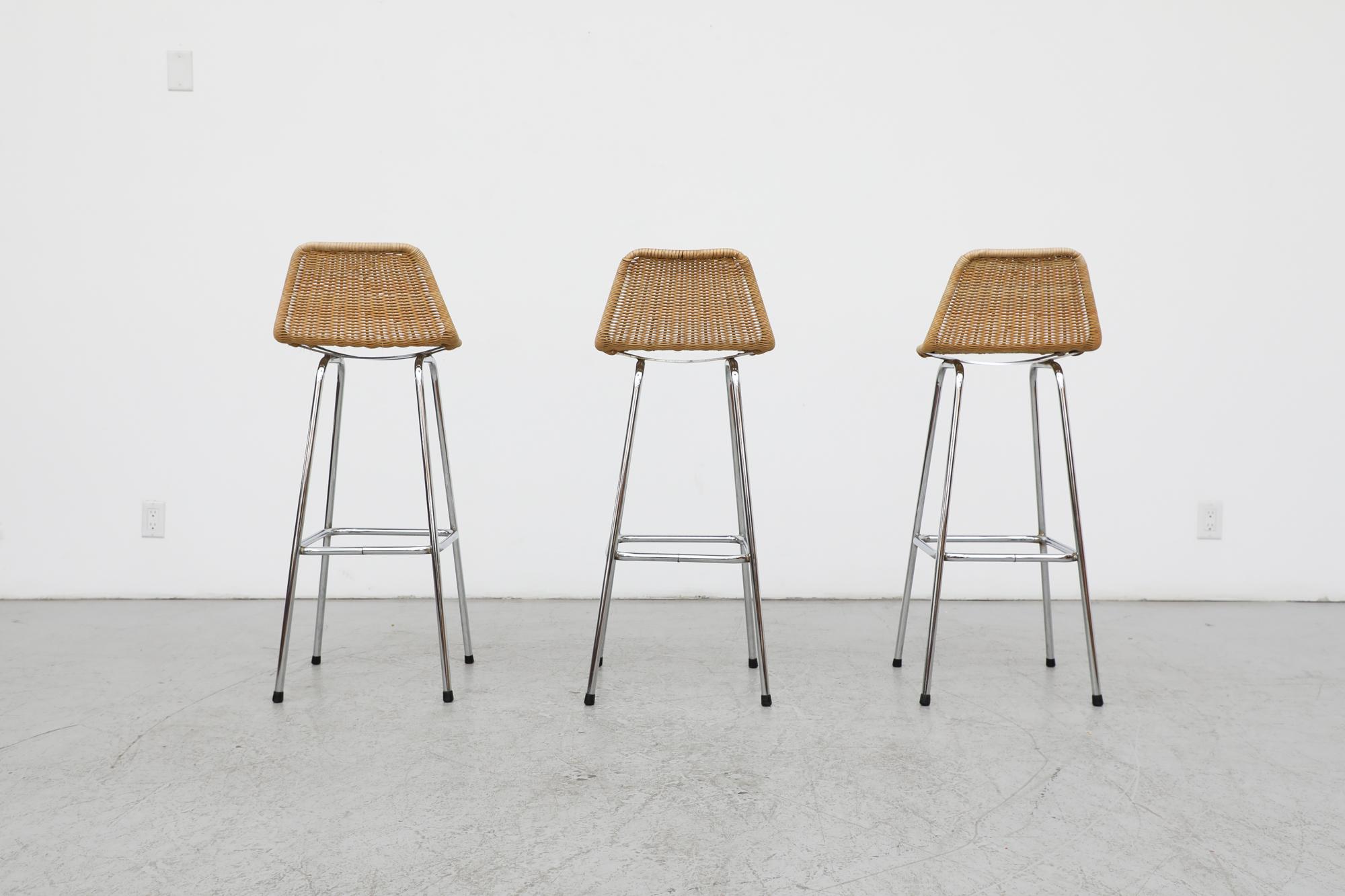 Charlotte Perriand Style Wicker Bar Stools With Angled Back In Good Condition In Los Angeles, CA