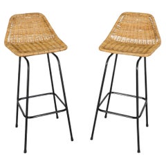 Sgabelli da banco in vimini in stile Charlotte Perriand con gambe smaltate nere