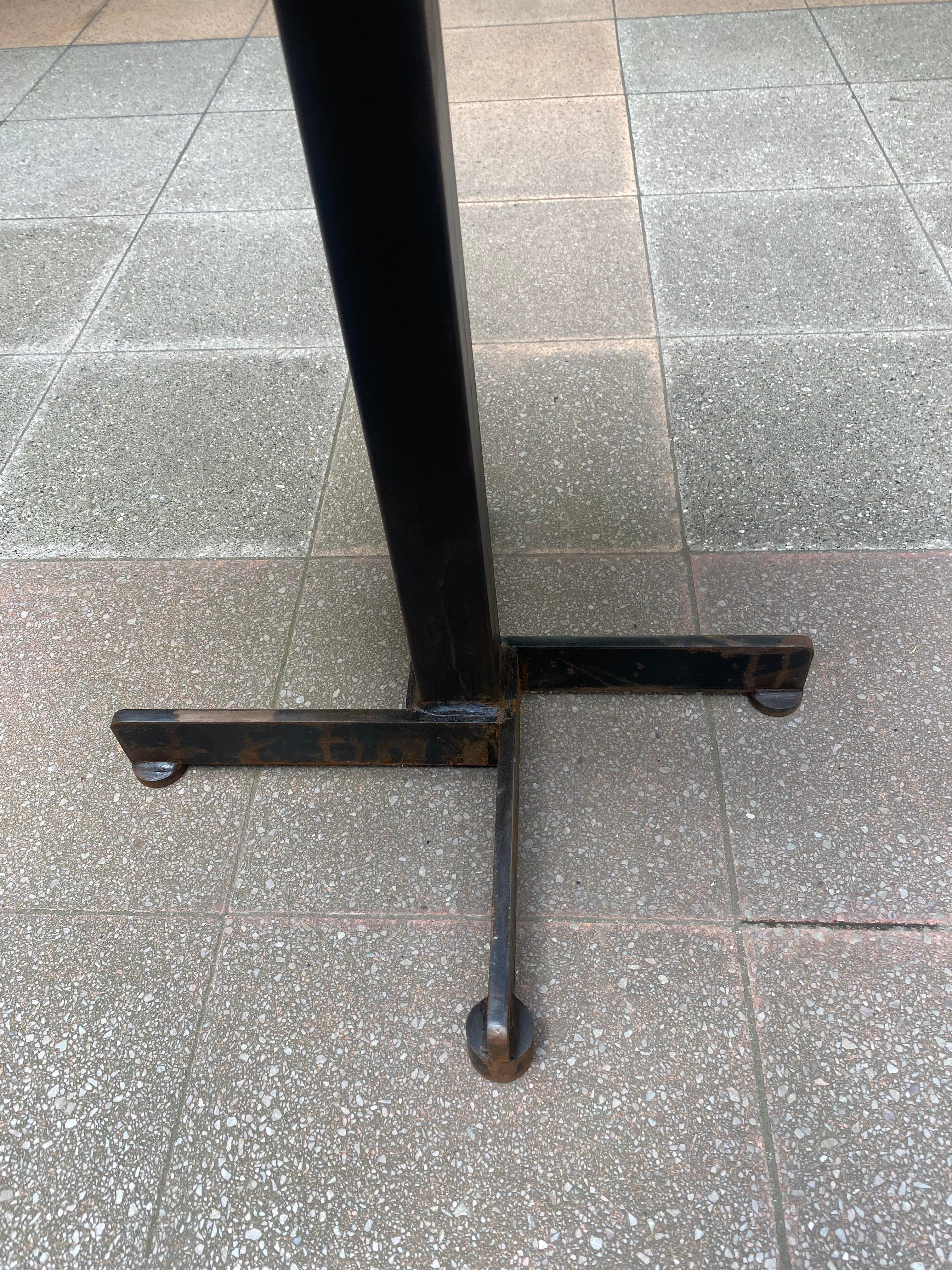 Milieu du XXe siècle Charlotte Perriand Table / Pedestal table Les Arcs 1600 en vente