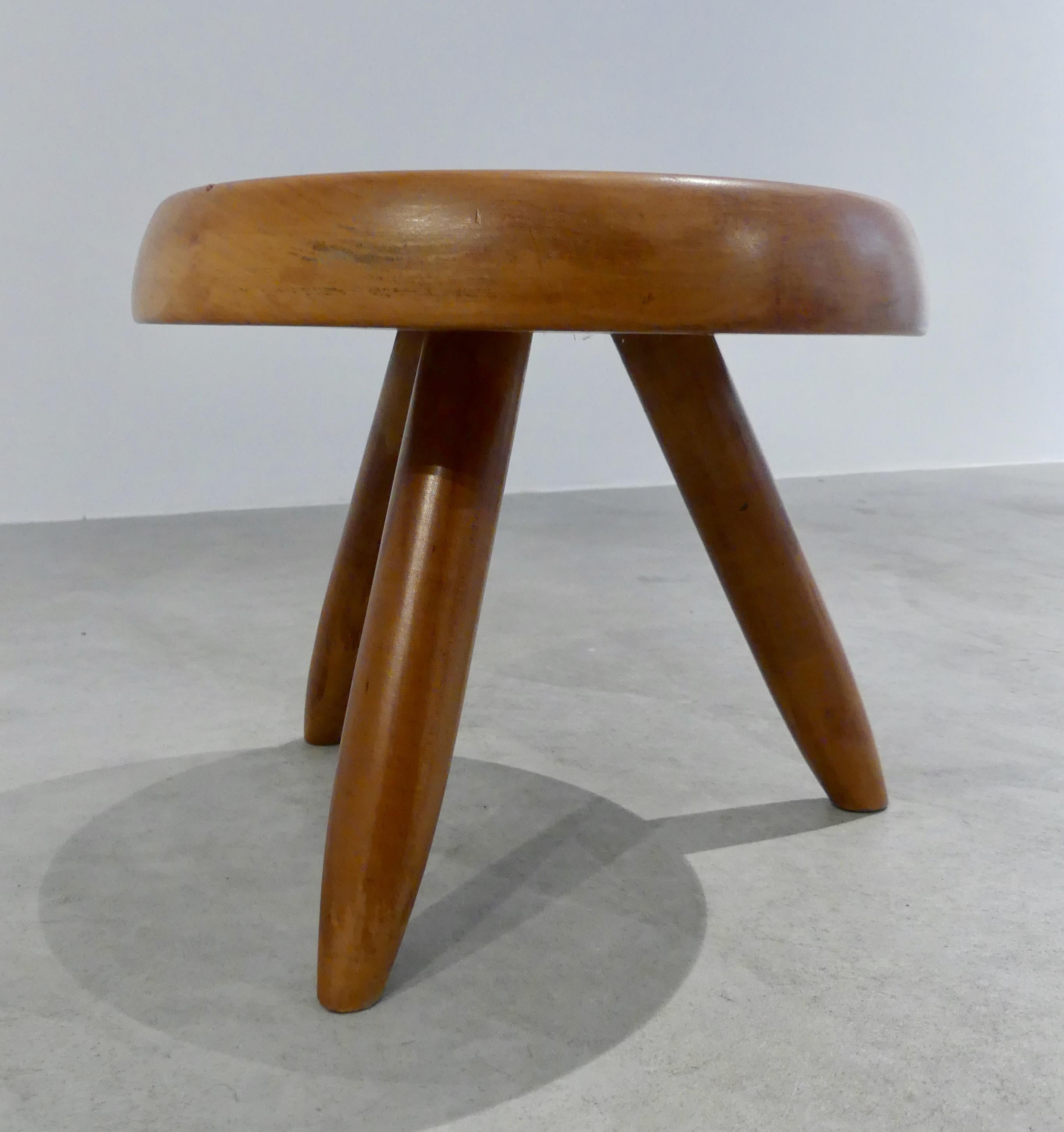 Low stool made of oakwood, from the 1960s.

Measures: 10 7/8 x 12 3/4 in.


Original stool by Charlotte Perriand


Oakwood 

1960s

40 cm 

Provenance: Private collection, France
Possibility to have a pair or more.