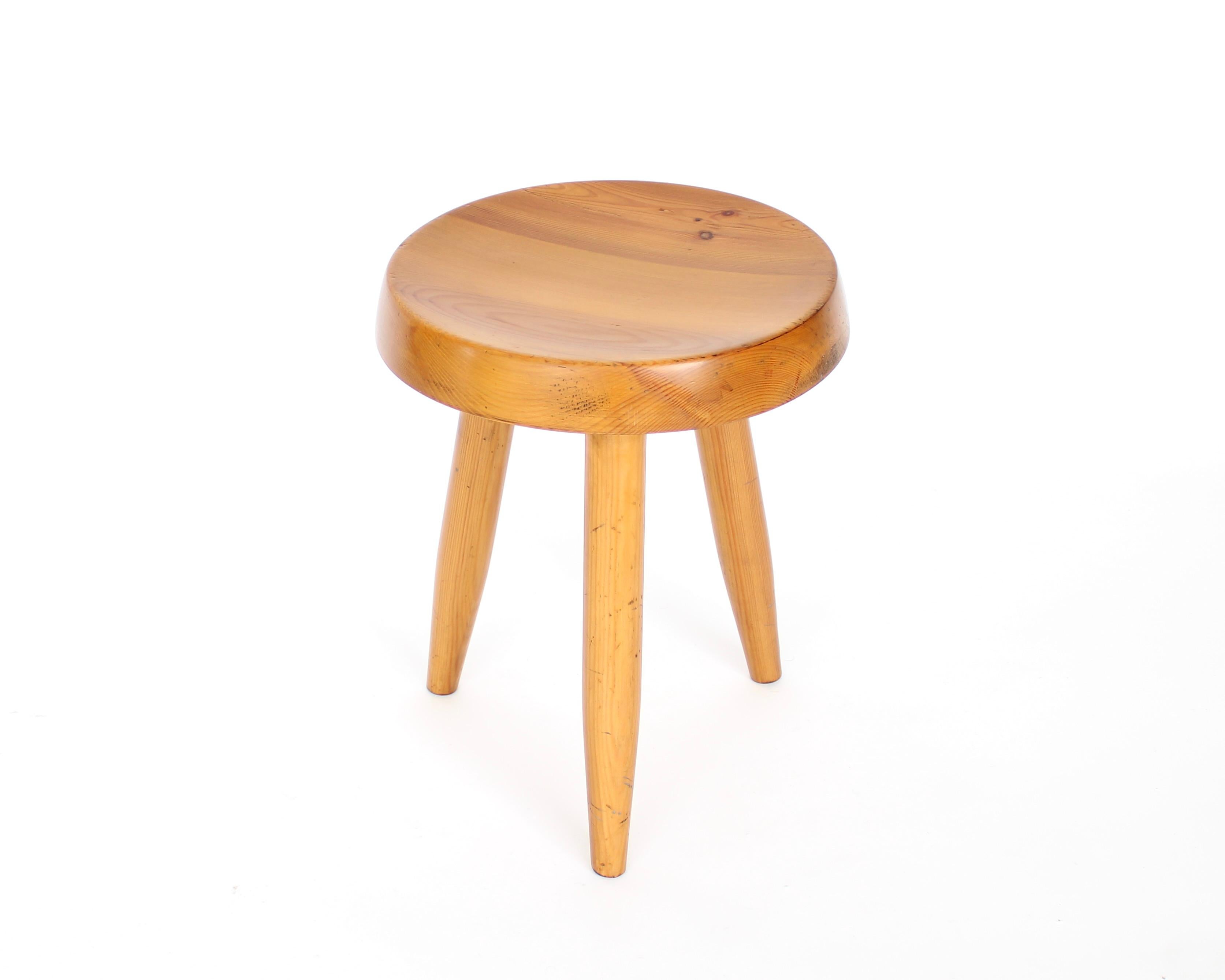 Charlotte Perriand Großes Tabouret oder Hocker Modell Berger um 1955 (Moderne der Mitte des Jahrhunderts) im Angebot