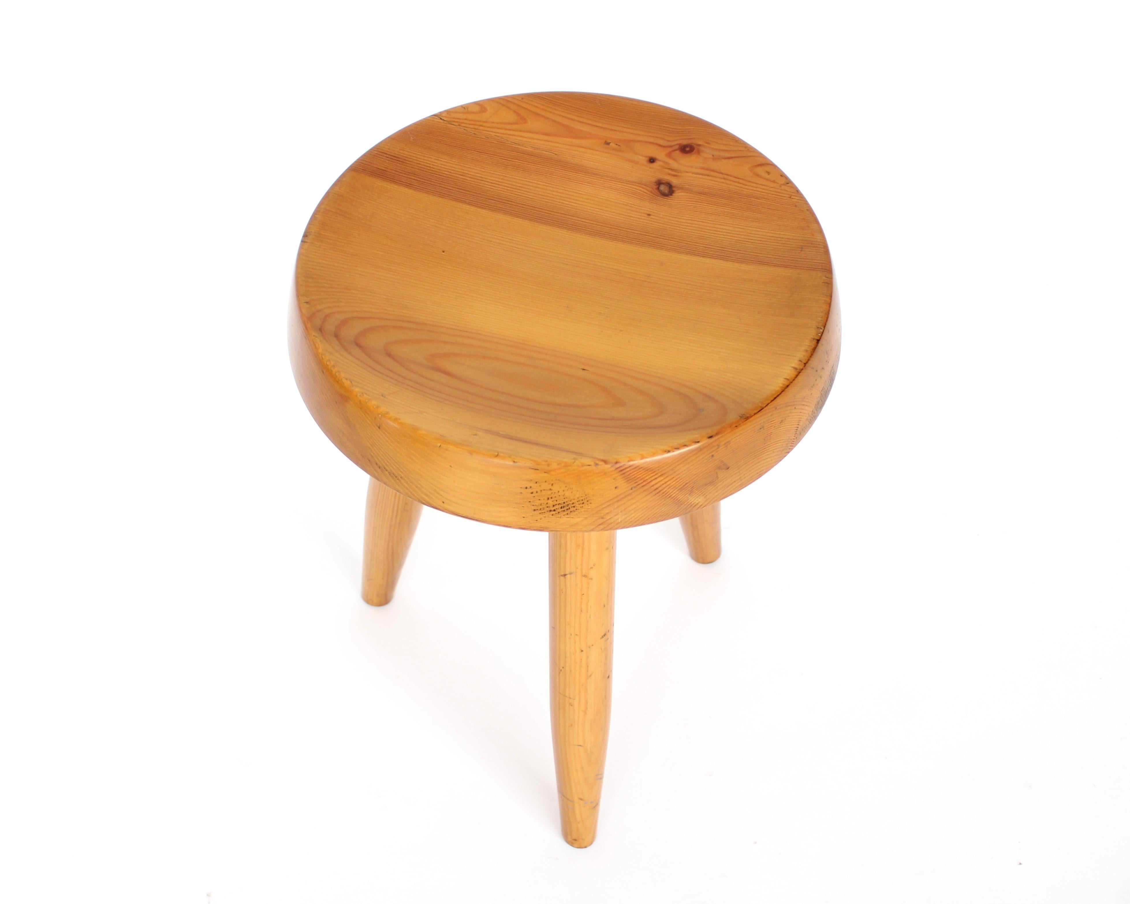 Charlotte Perriand Großes Tabouret oder Hocker Modell Berger um 1955 im Zustand „Gut“ im Angebot in Chicago, IL