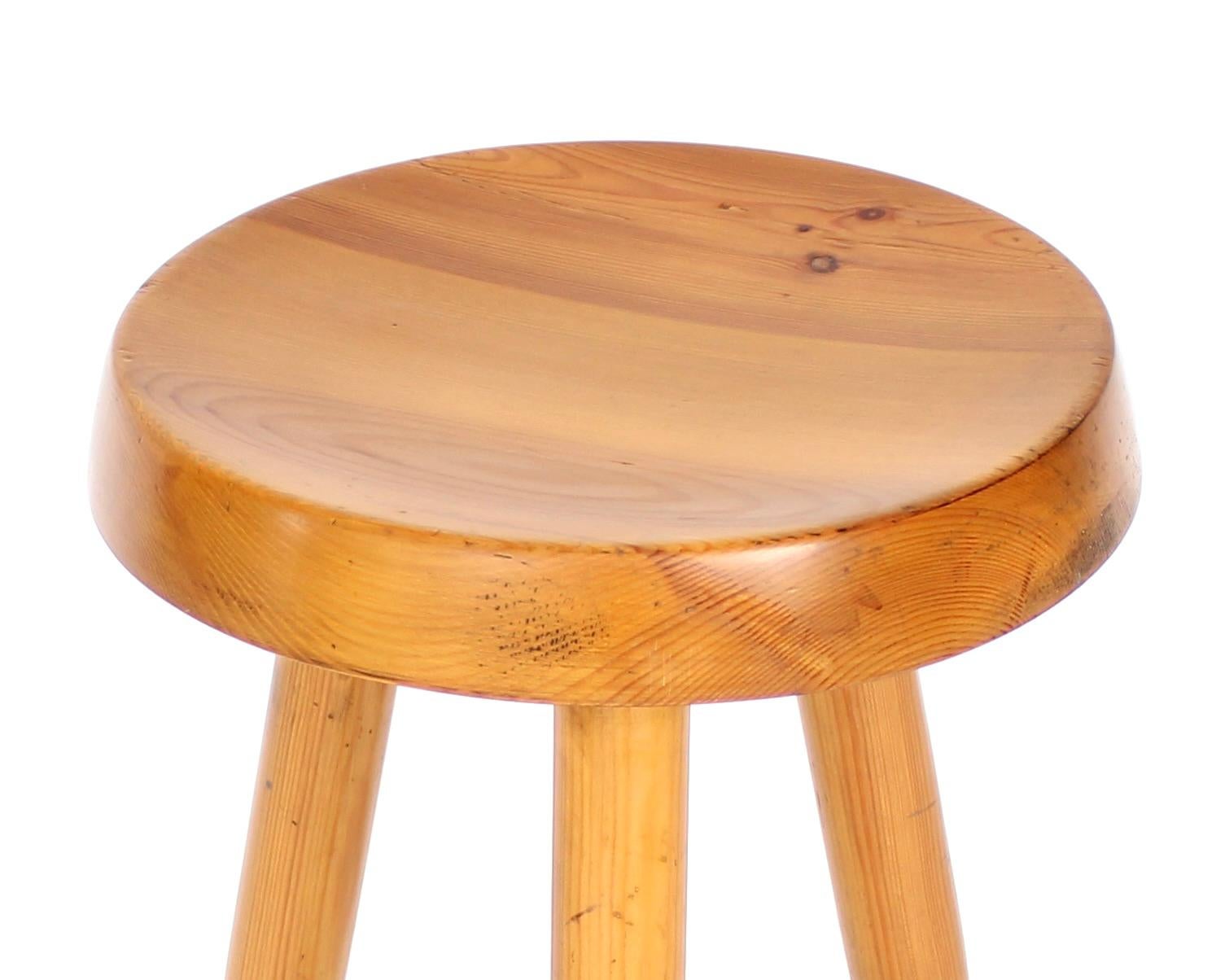 Charlotte Perriand Großes Tabouret oder Hocker Modell Berger um 1955 (Mitte des 20. Jahrhunderts) im Angebot