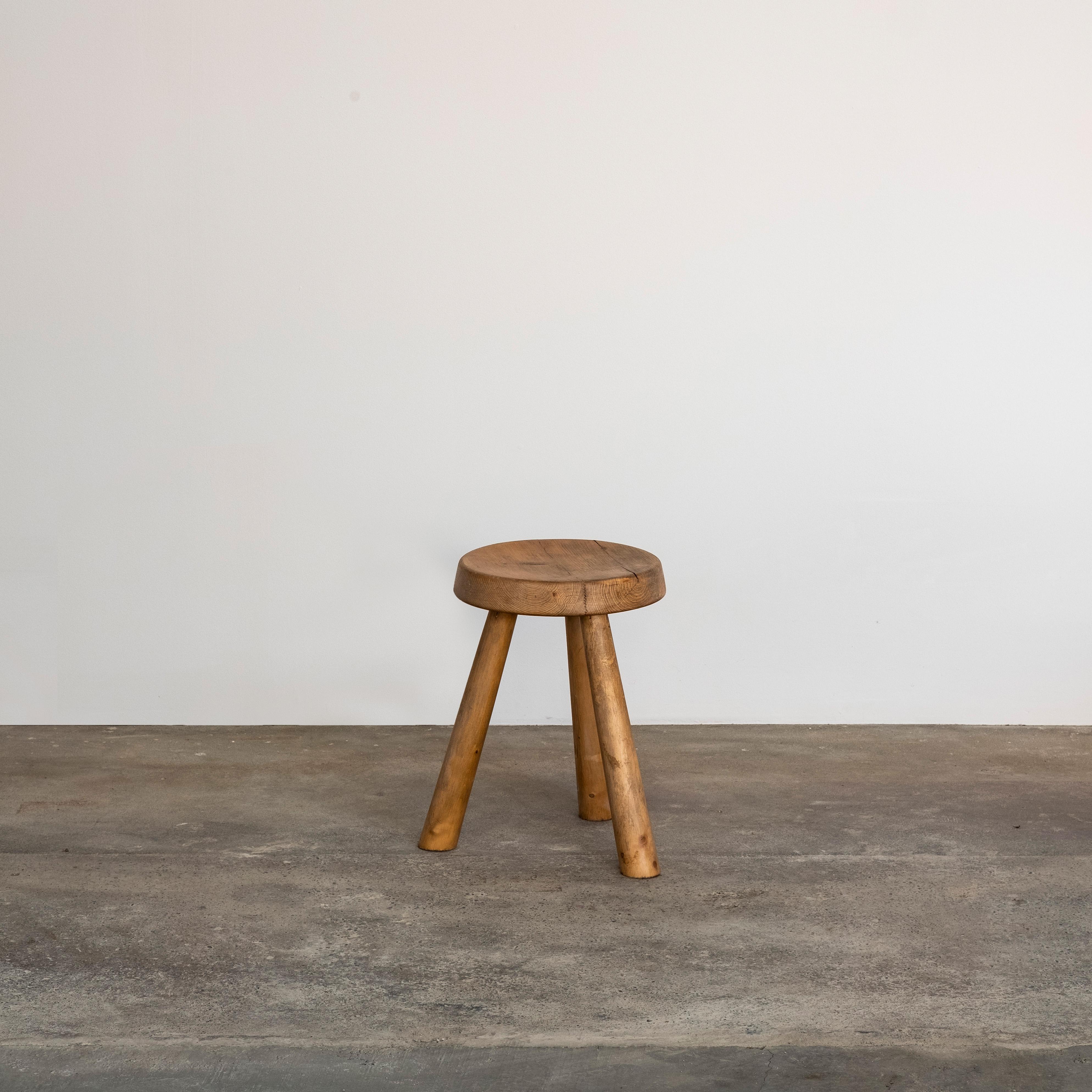 Charlotte Perriand counts as one of the masters of French modernist design together with Le Corbusier, Jean Prouvé or Pierre Jeanneret. Her works are highly valued until present time and have become design classics.
This stool is a raw but and