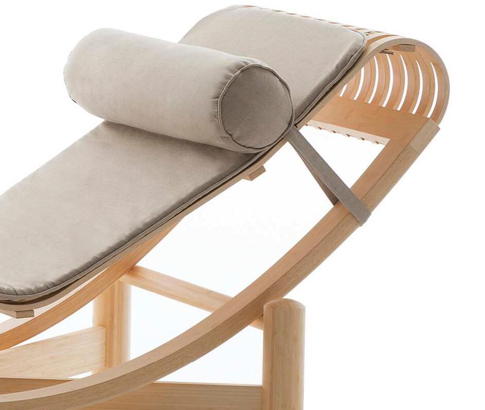 Chaise Longue designed by Charlotte Perriand in 1940. Relaunched by Cassina in 2011.
Manufactured by Cassina in Italy.

It is through this veritable piece of design history that Cassina expresses its exceptional wood-working mastery. Designed,