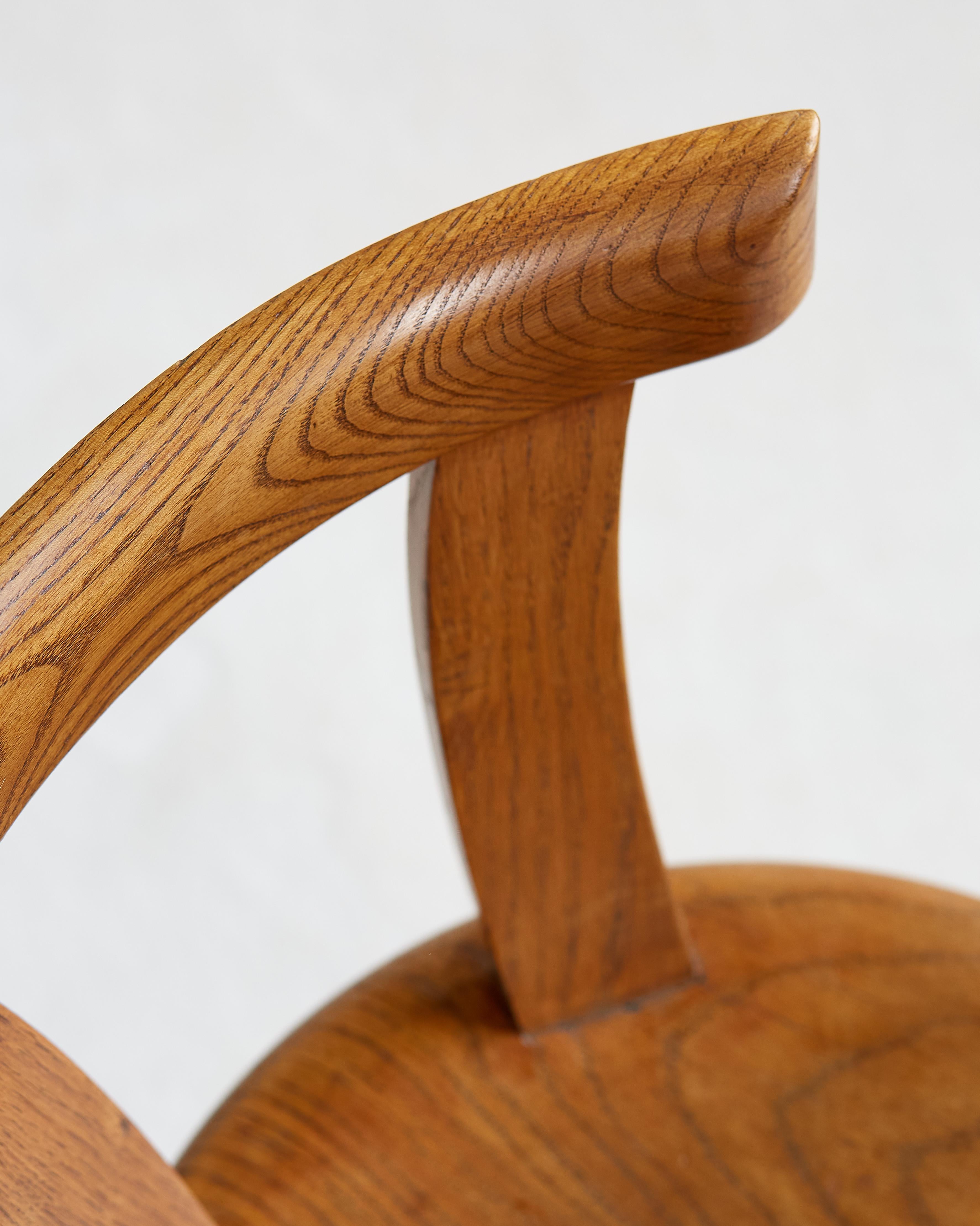 Sedia a treppiede Charlotte Perriand in frassino in vendita 4