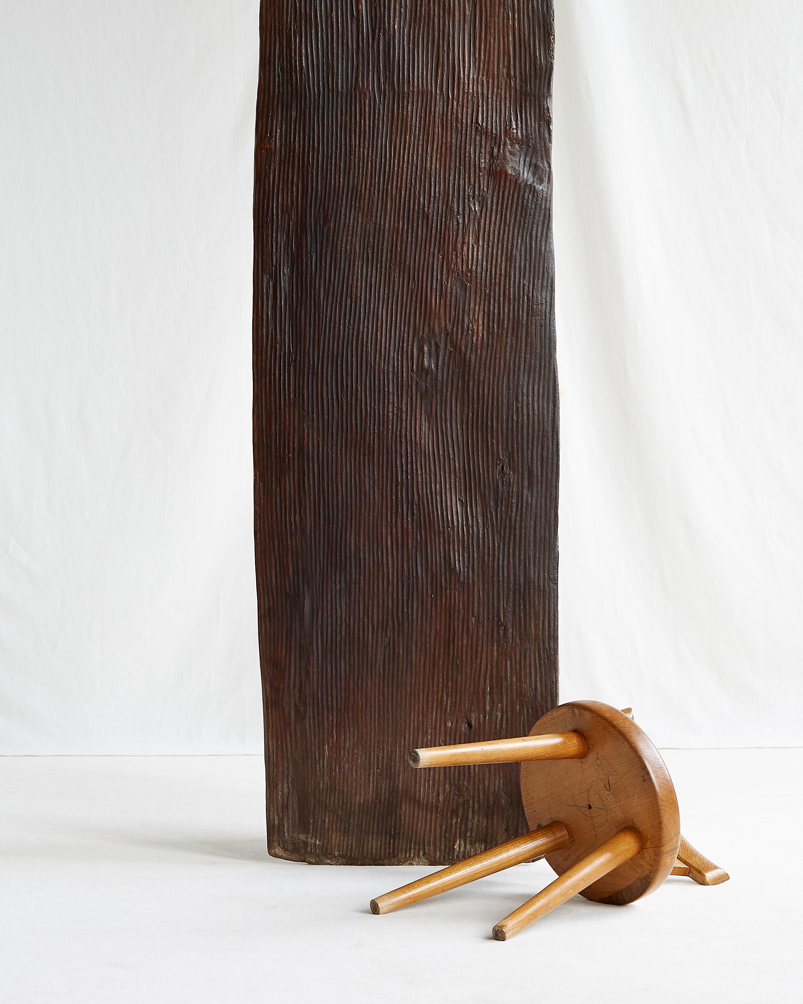 Sedia a treppiede Charlotte Perriand in frassino In condizioni buone in vendita a Brooklyn, NY