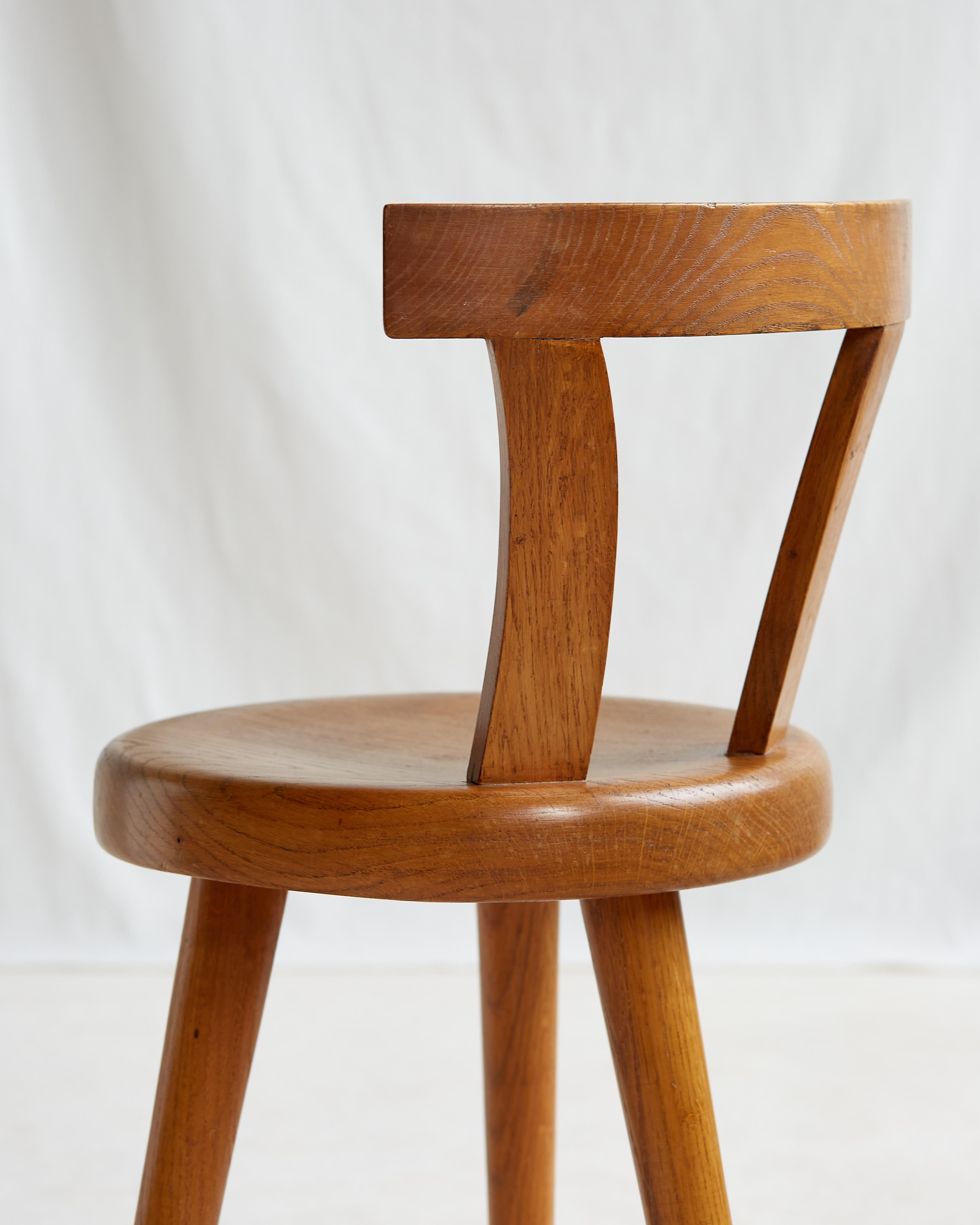 Sedia a treppiede Charlotte Perriand in frassino in vendita 1