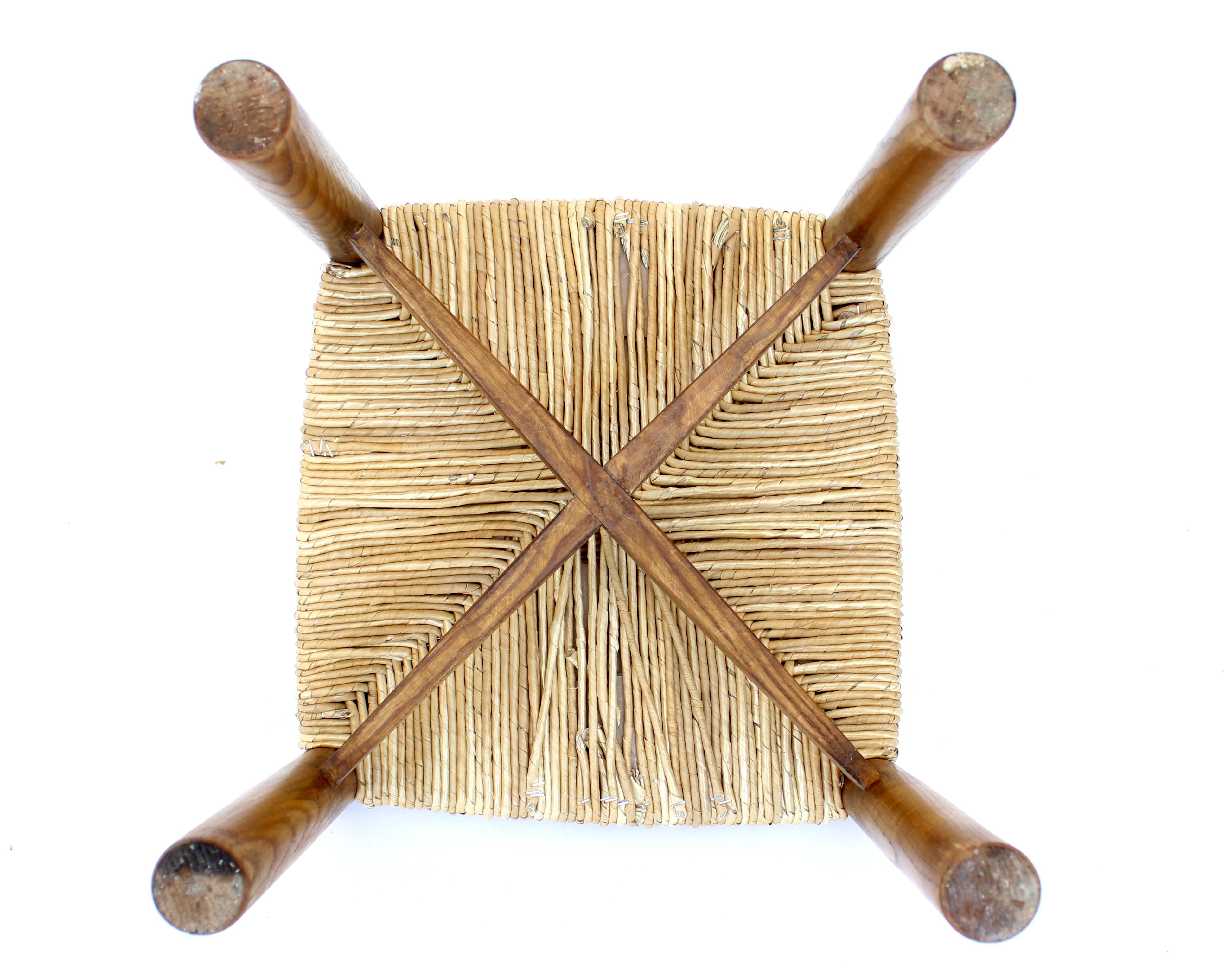 Charlotte Perriand Dos sillas de comedor Meribel de roble y junco Les Arcs en venta 5
