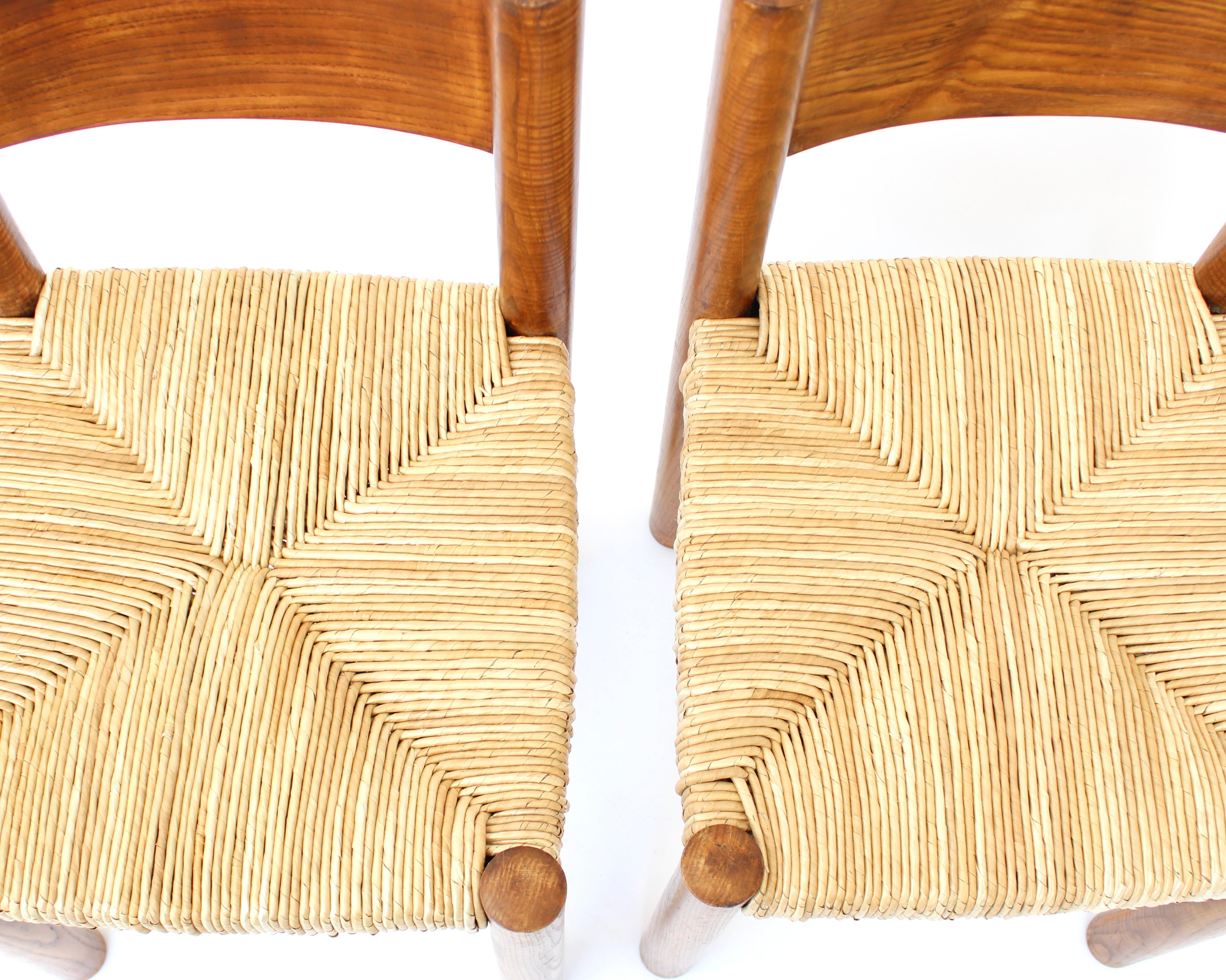 Charlotte Perriand Dos sillas de comedor Meribel de roble y junco Les Arcs Ceniza en venta