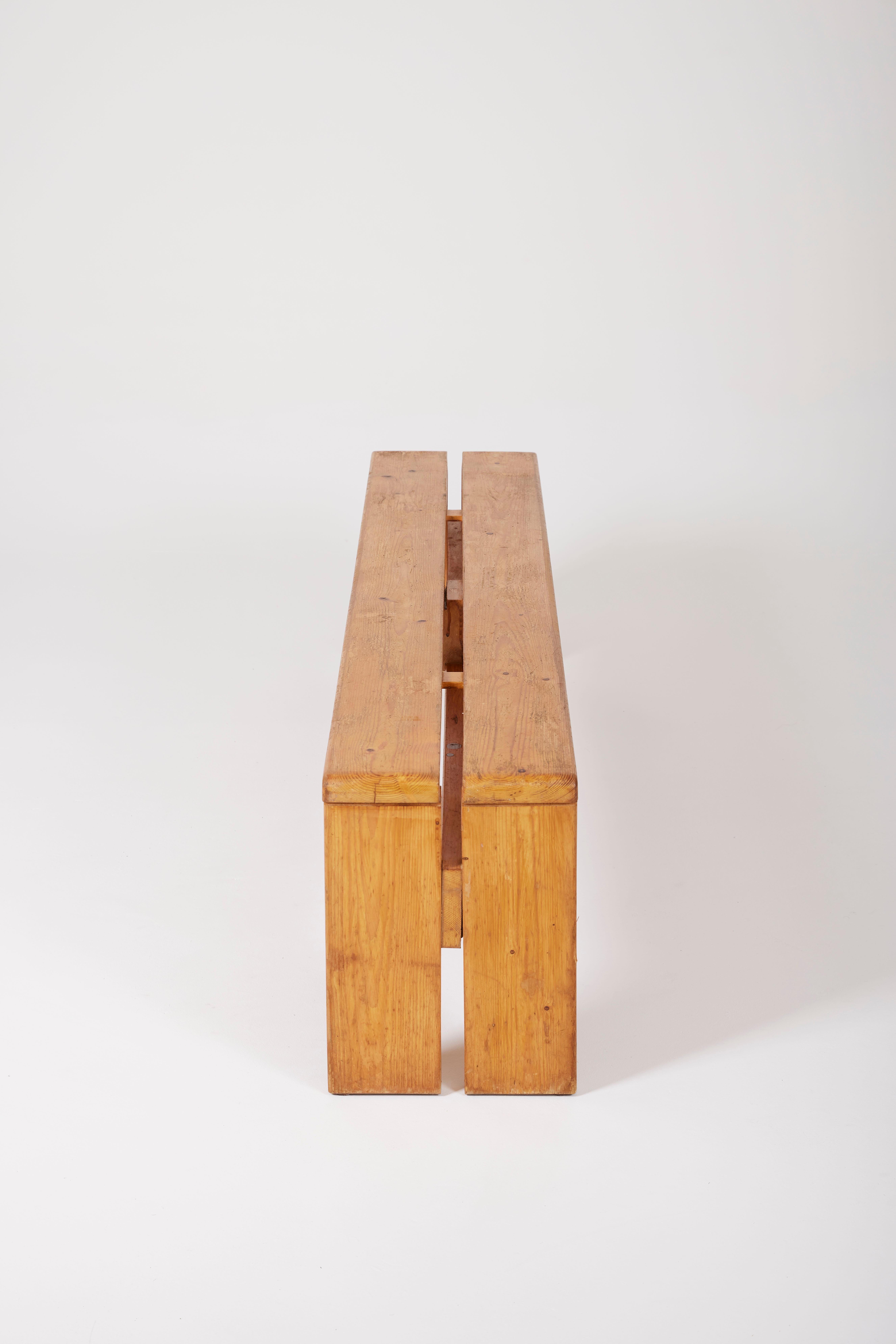 Charlotte Perriand wooden bench In Good Condition For Sale In PARIS, FR