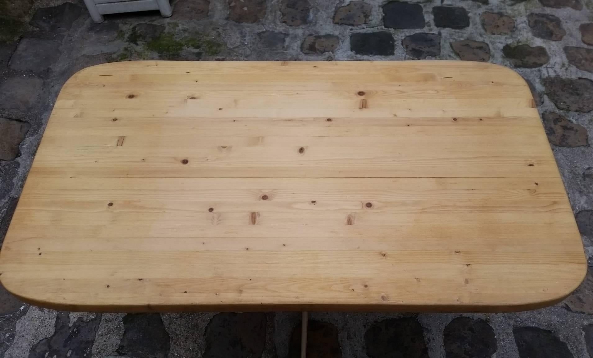 Français Table rectangulaire « Petite version » de Charlotte Perriand en vente