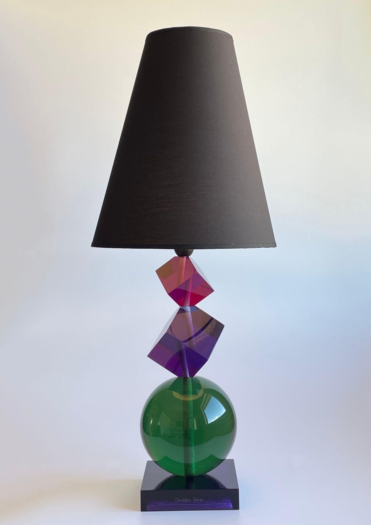 Fait main Charlottina Design/One est une lampe de table élégante, design 100% italien. en vente