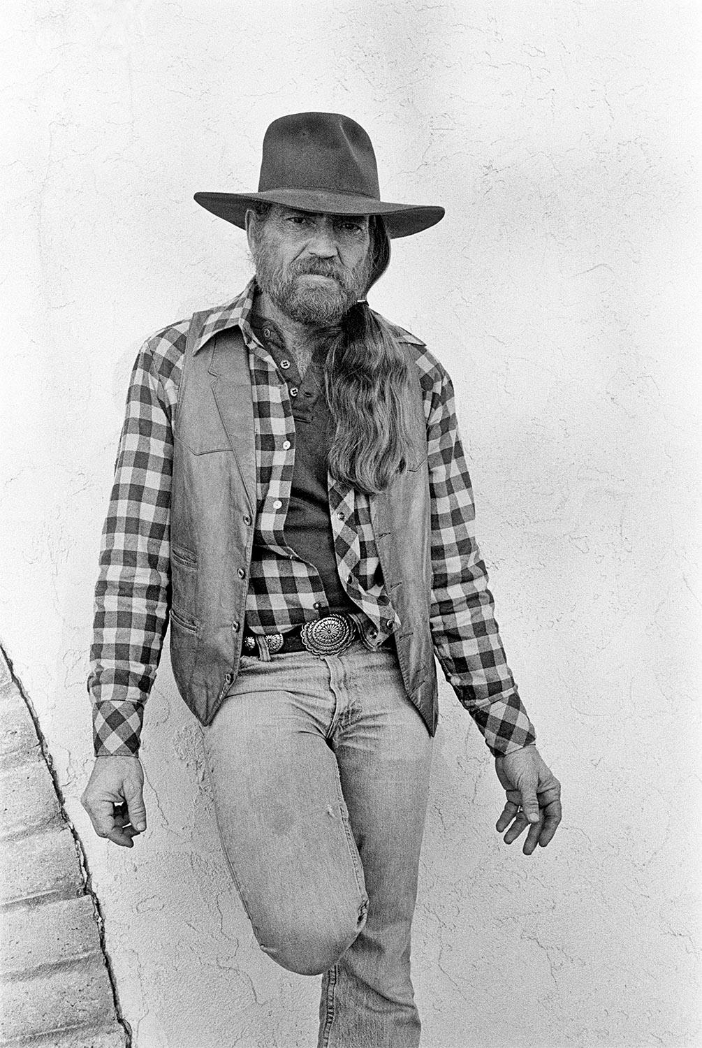  Charlyn Zlotnik Portrait Photograph – Willie Nelson, Texas, 1979