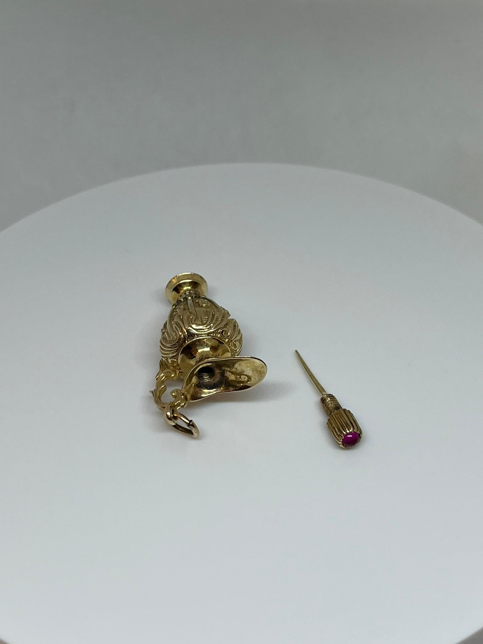 Vintage 18 kt Gold Parfüm Amphore Charme. im Angebot 2