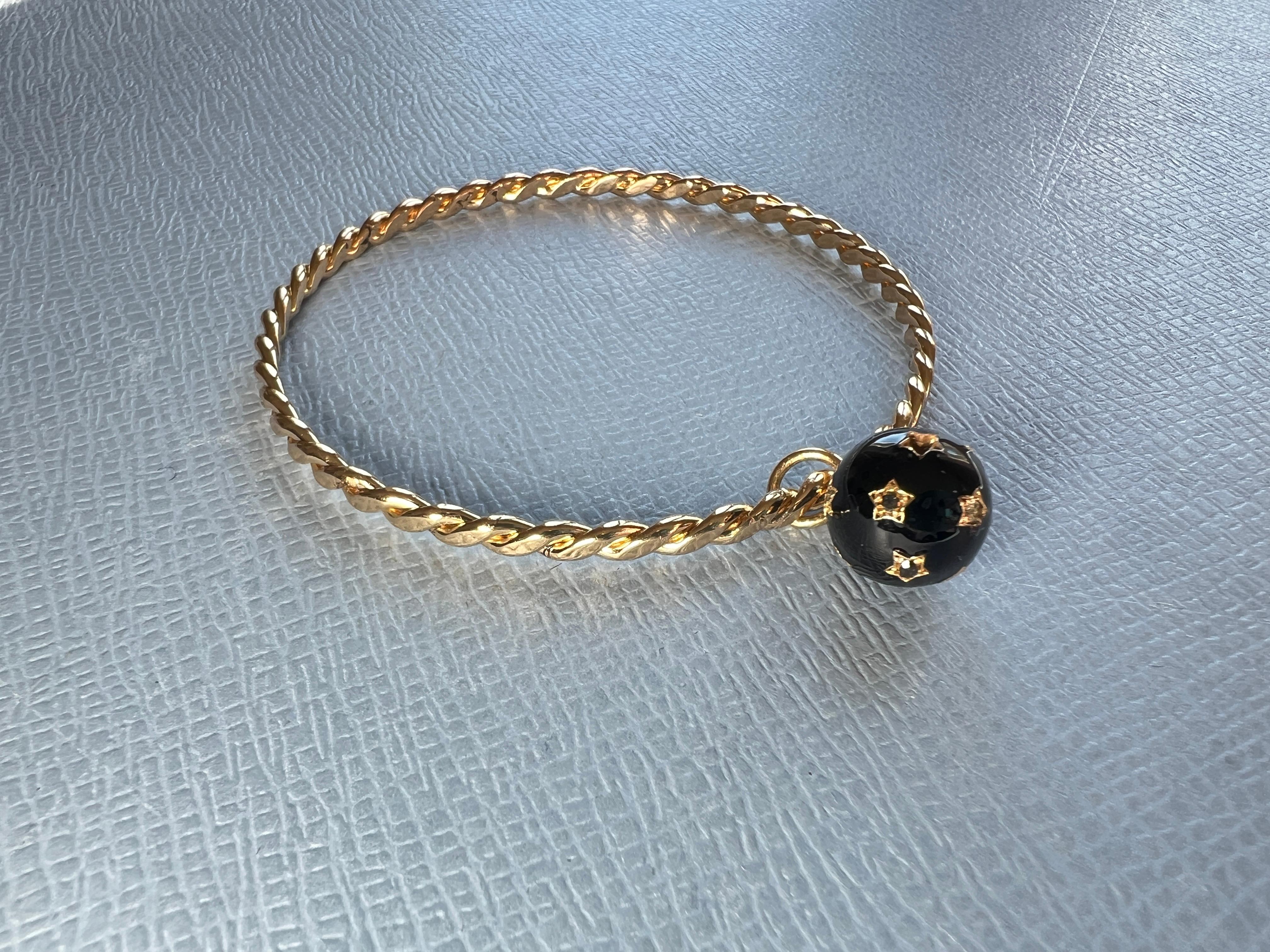 Charm Bangle Bracelet en émail noir recouvert de diamants en vente 3