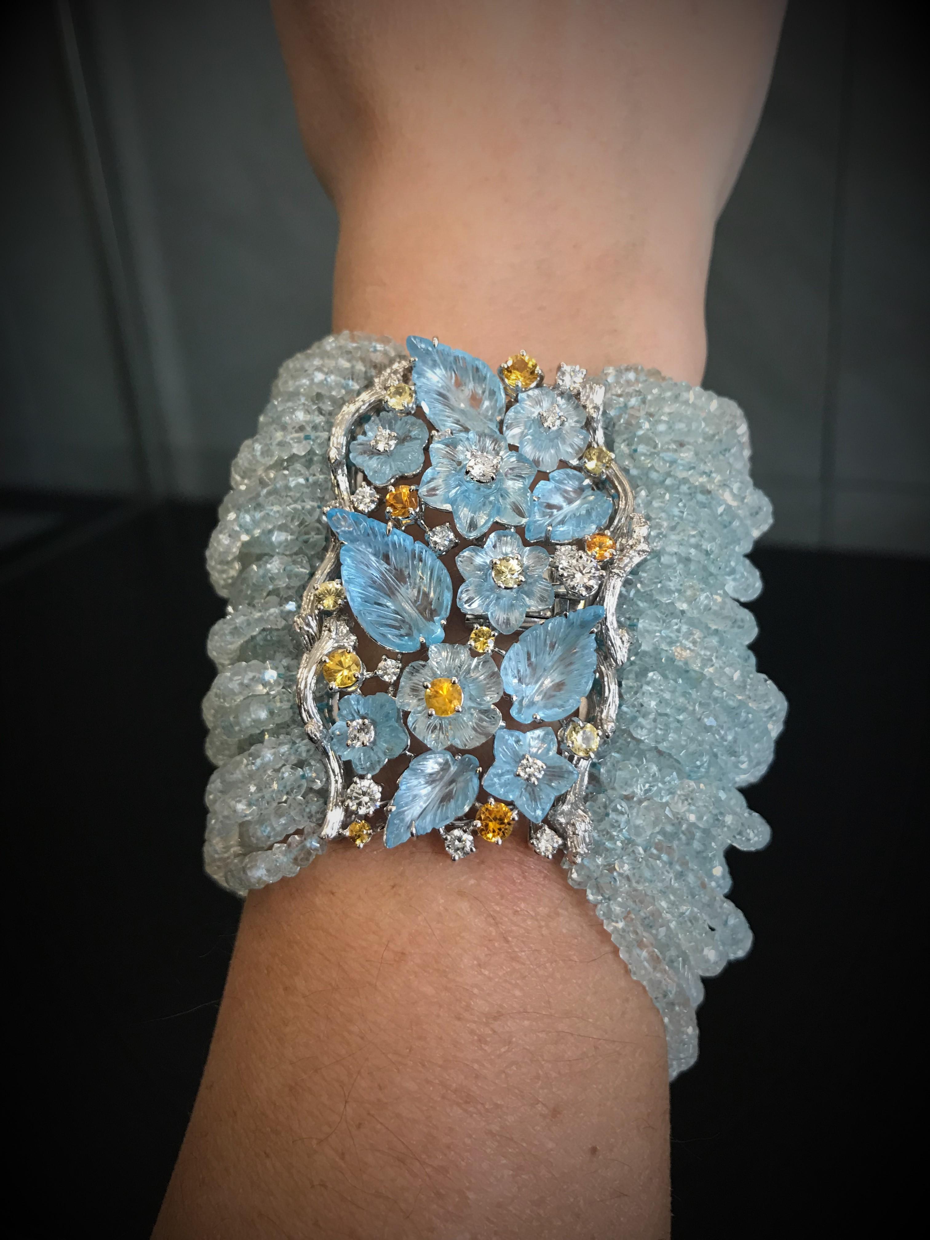 Charm Bracelet 629.60 Carat Aquamarine Leaves 29.35 Carat Blu Topaz and Diamonds In New Condition For Sale In Milan, IT