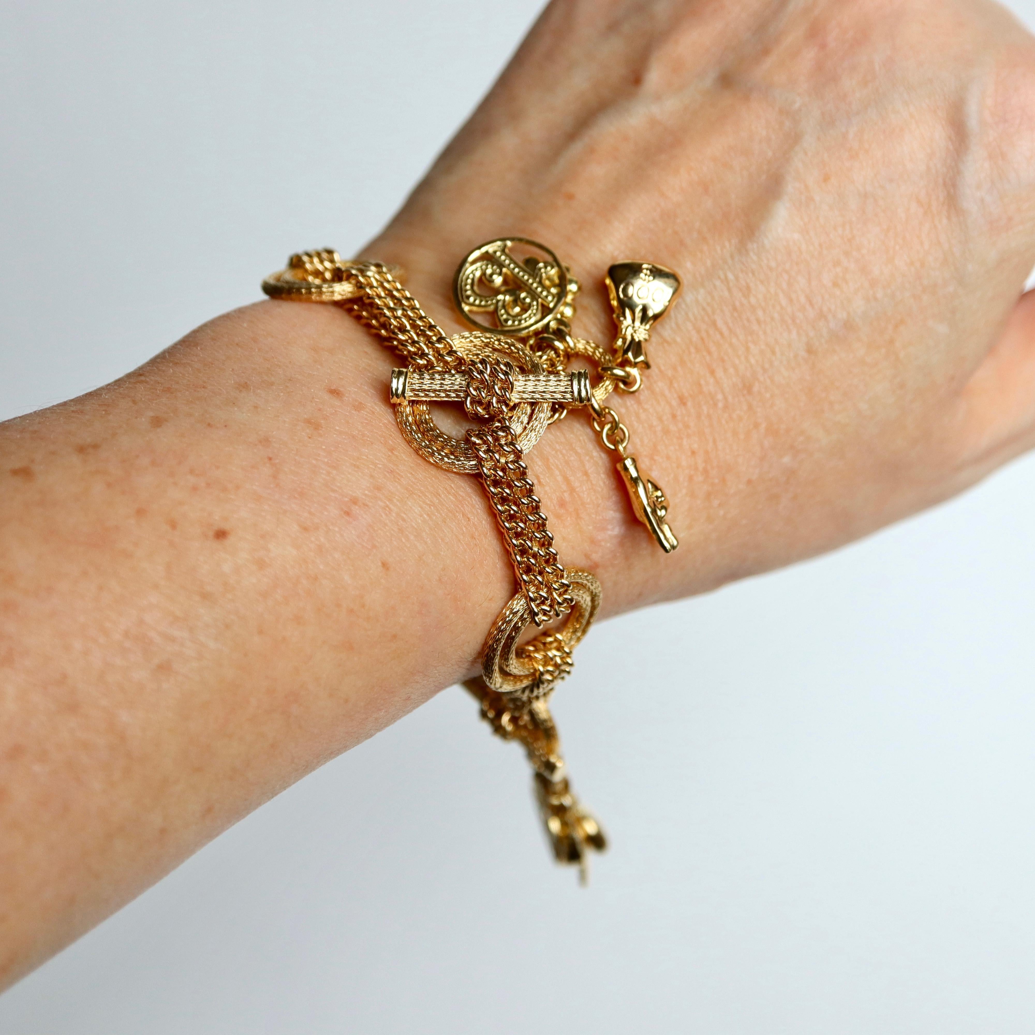 Charm Bracelet in 18k Yellow Gold For Sale 1