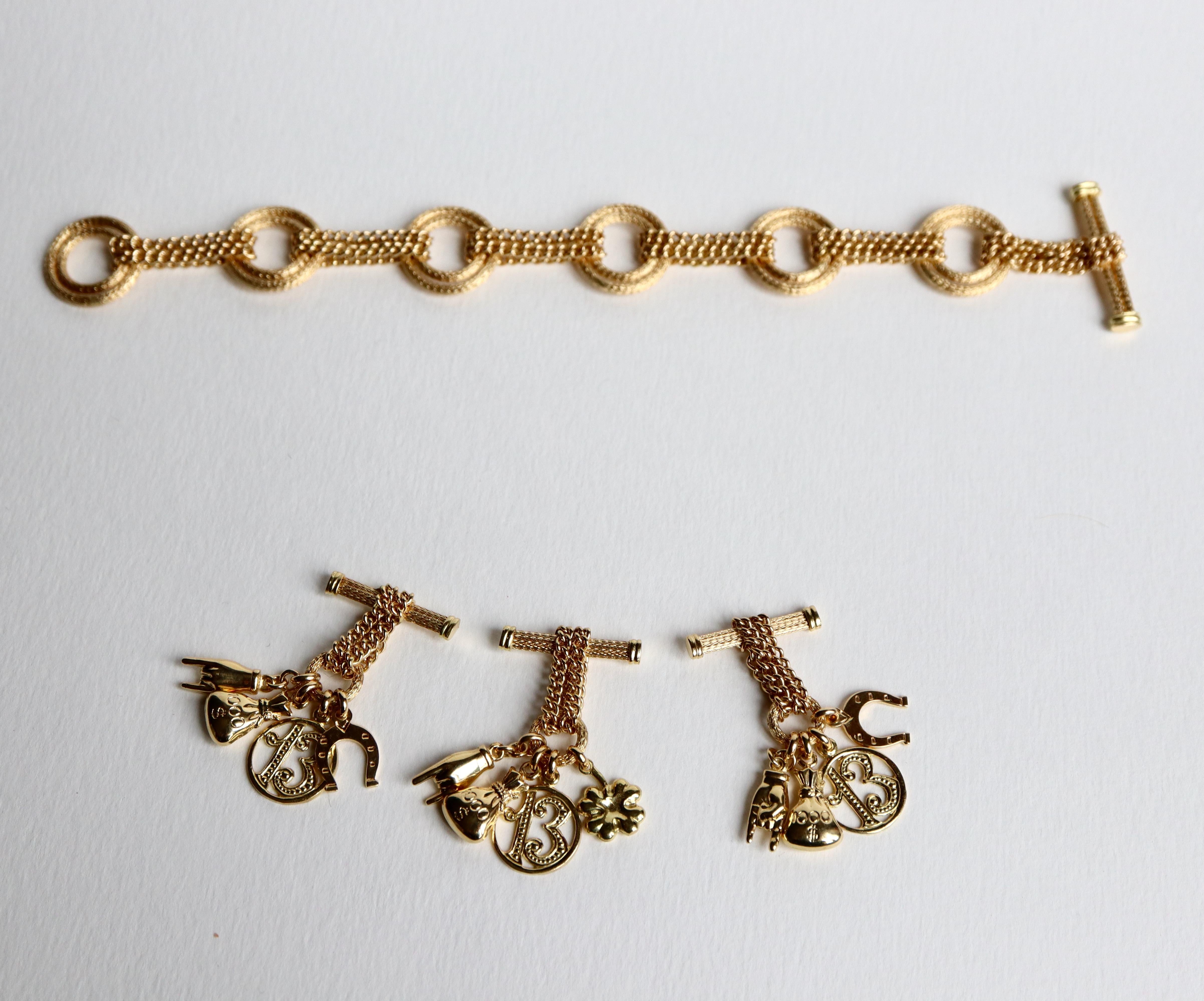 Charm Bracelet in 18k Yellow Gold In Good Condition For Sale In Paris, FR
