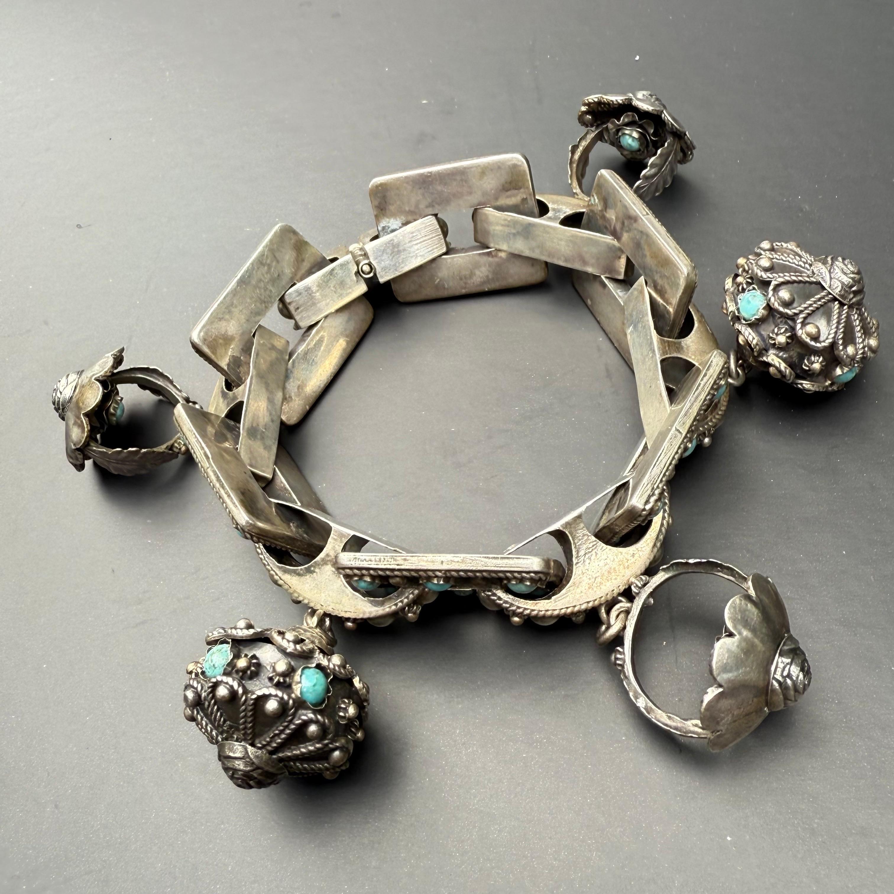 Charme  Bracelet néo- victorien du milieu du siècle dernier, Italie en vente 8