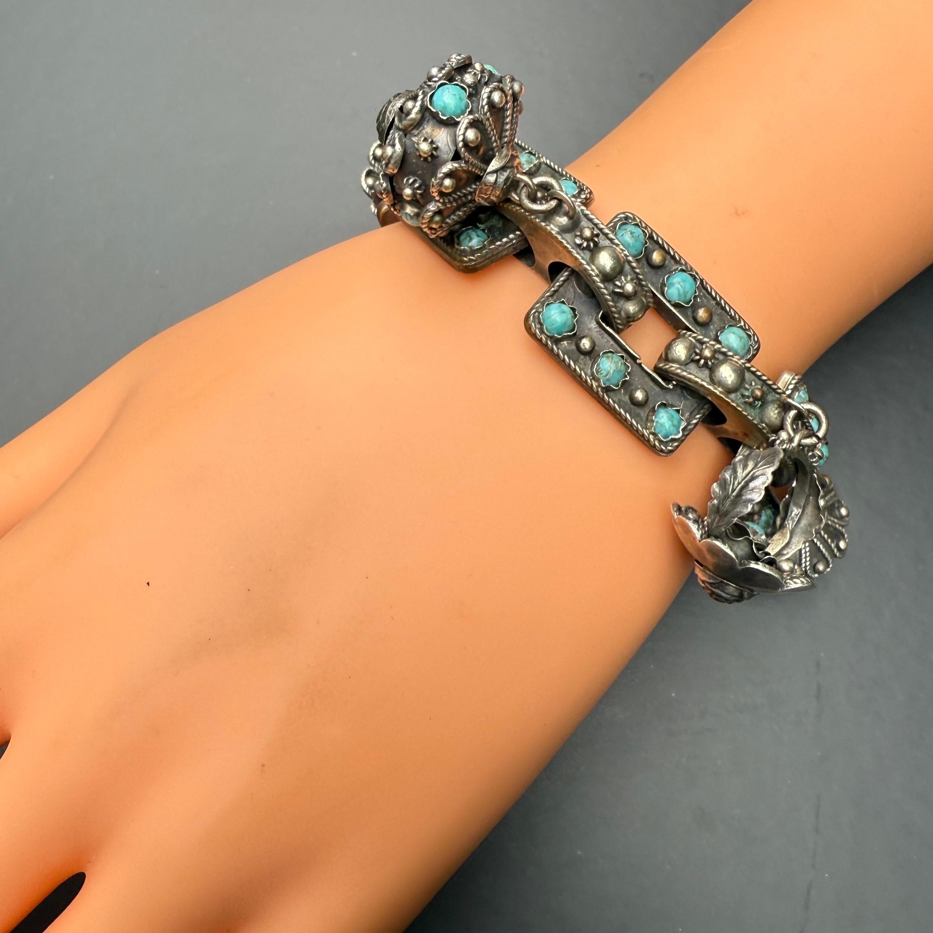 Charme  Bracelet néo- victorien du milieu du siècle dernier, Italie en vente 12