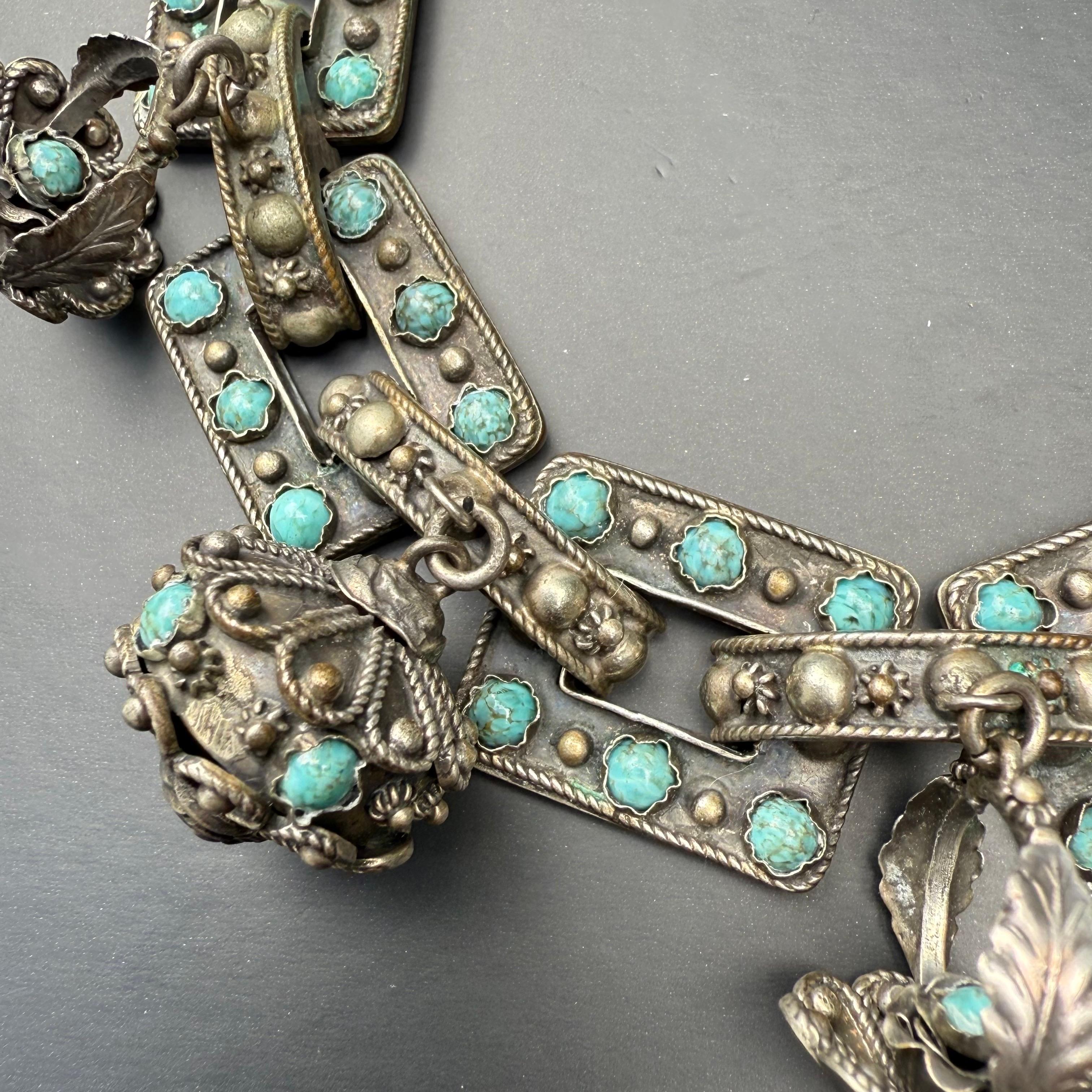 Charme  Bracelet néo- victorien du milieu du siècle dernier, Italie en vente 1