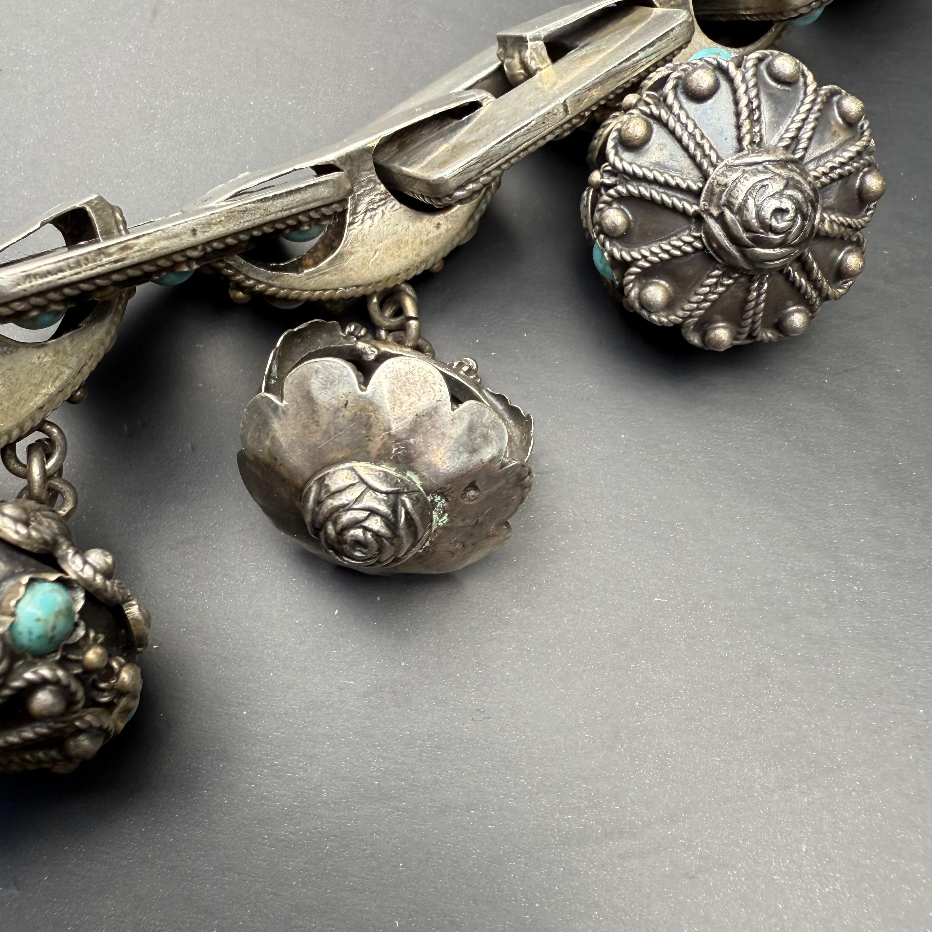 Charme  Bracelet néo- victorien du milieu du siècle dernier, Italie en vente 4