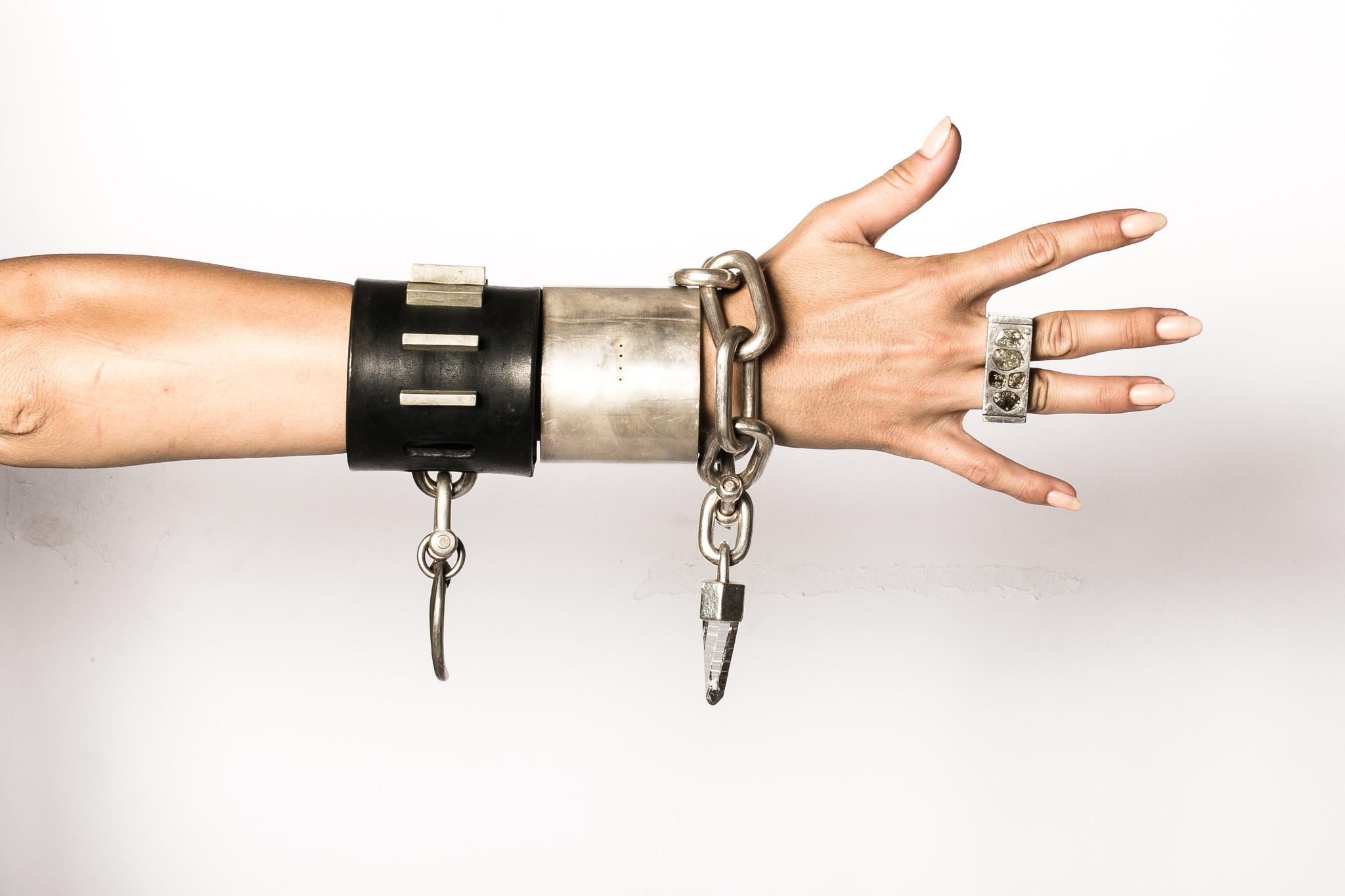 Charm Chain Bracelet (Medium Links, MA) For Sale 7