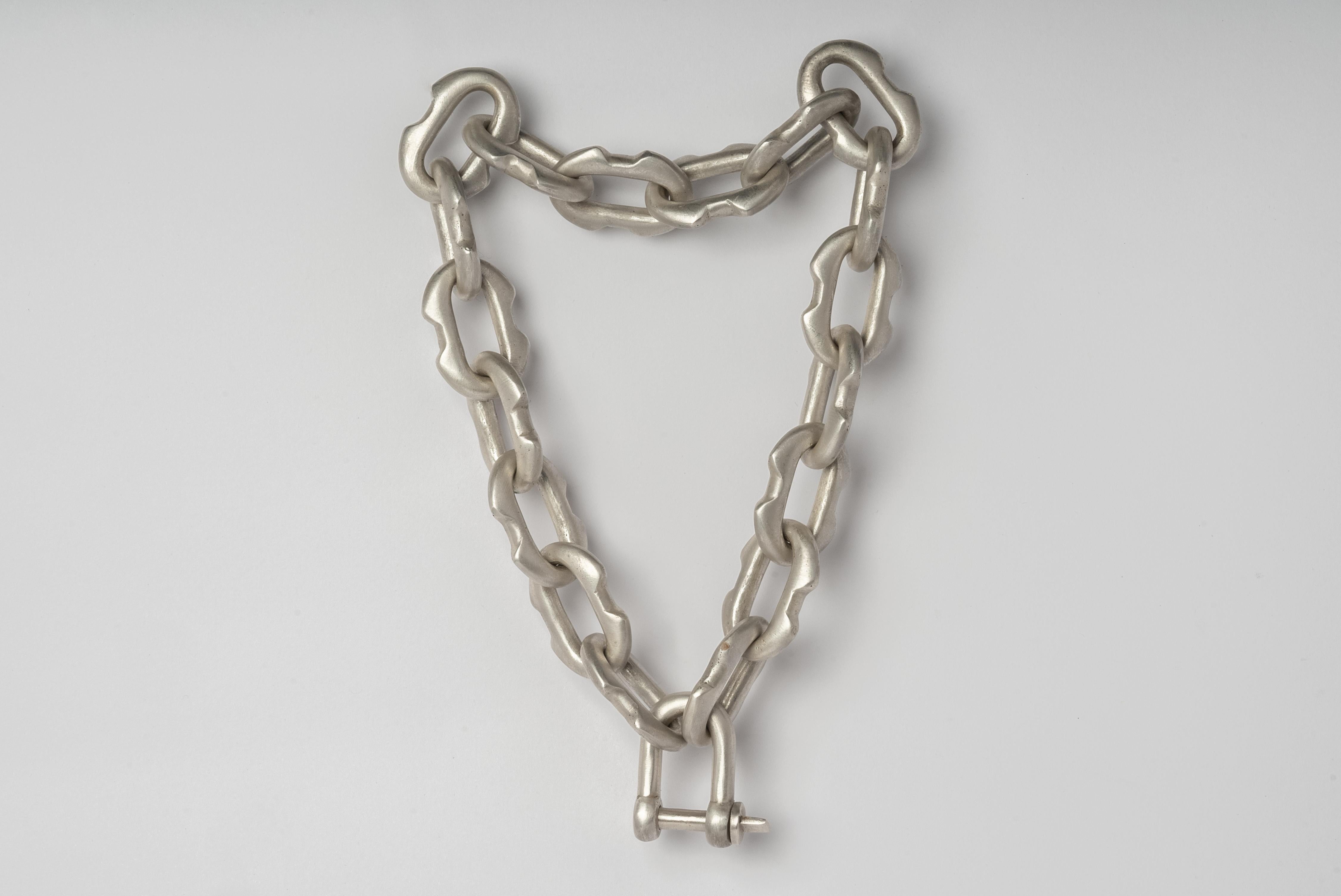Charm Chain Choker (40cm, Small Deco Links, AS) In New Condition For Sale In Paris, FR