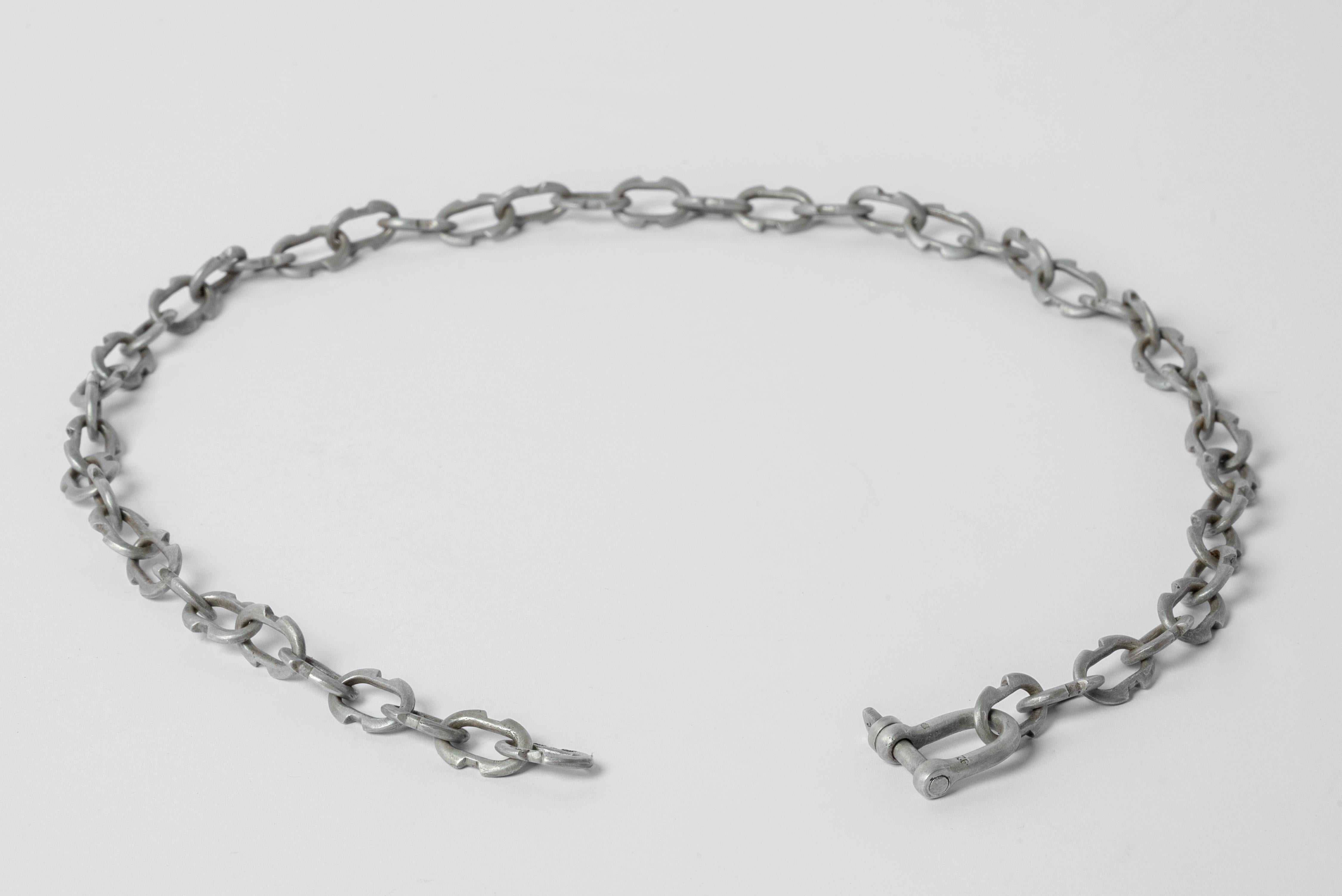 Charm Chain Necklace (50cm, Tiny Deco Links, DA) In New Condition For Sale In Paris, FR