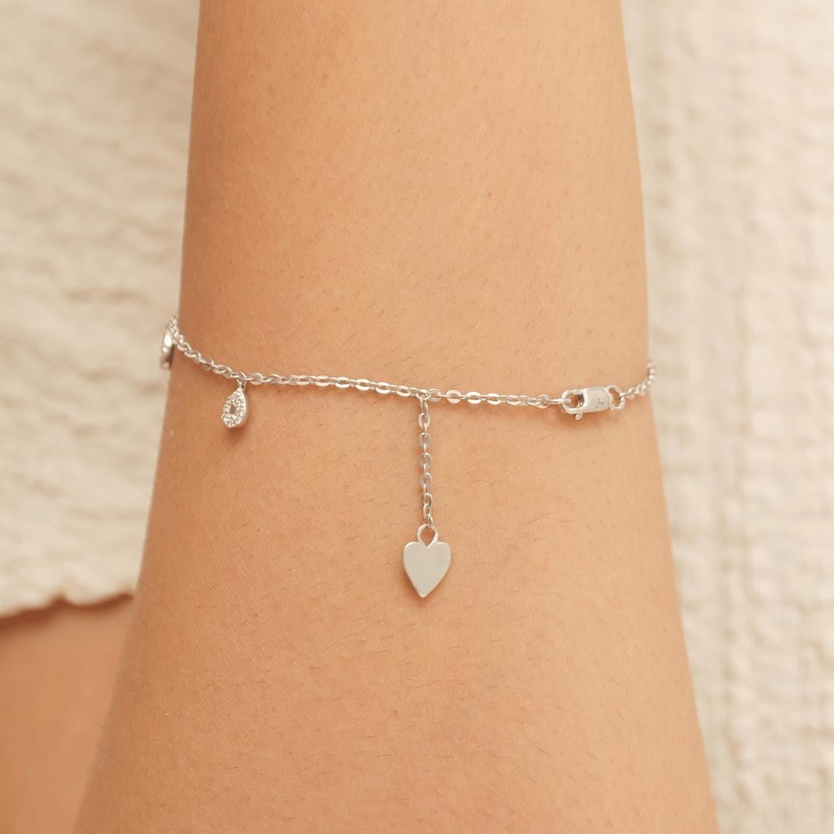 Round Cut Charm Diamond Chain Bracelet in 14K Solid Gold (Certified) For Sale