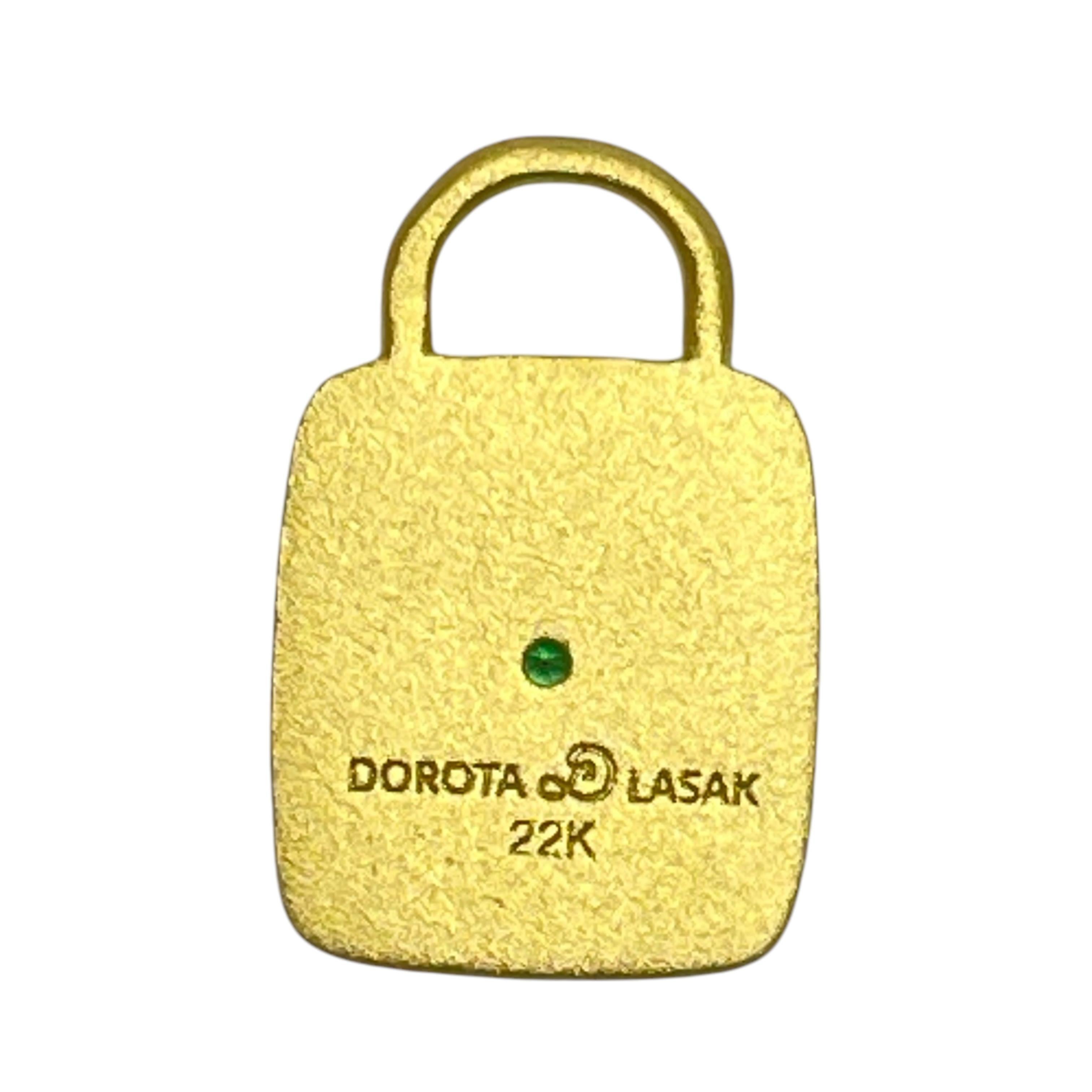 Charme quadrato con smeraldo in oro 22k

DETTAGLI

- Oro giallo 22k 

- smeraldo

- Dorota LASAK 22k

- solo charme

- 14 mm