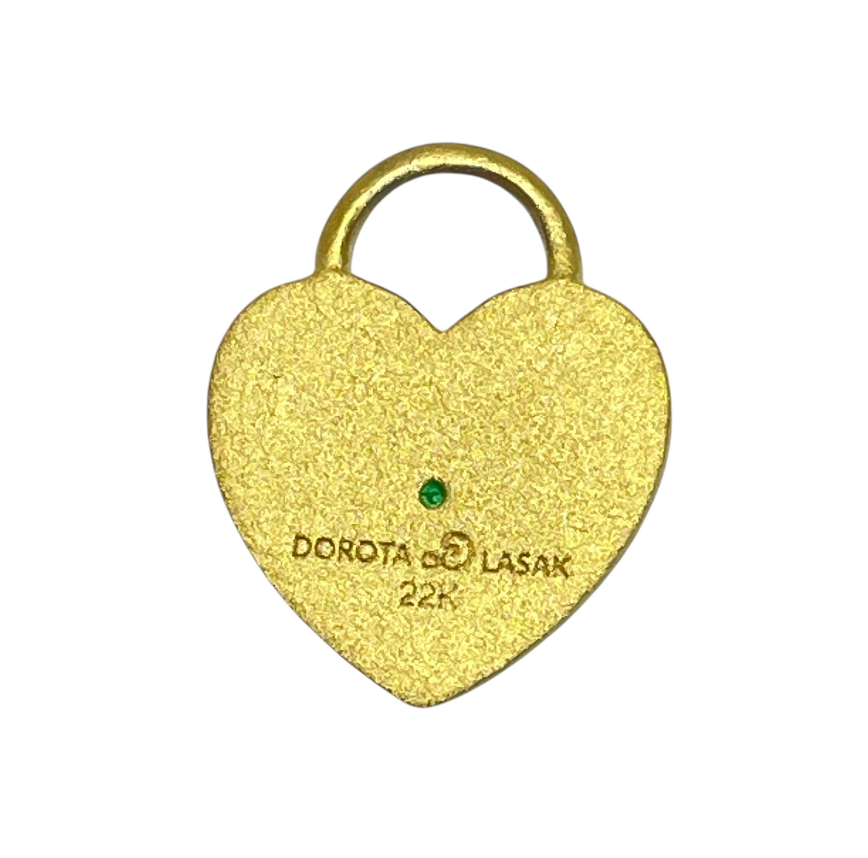 Charme a forma di cuore con diamante in oro 22k

DETTAGLI

- Oro giallo 22k 

- smeraldo

- Dorota LASAK 22k

- solo charme

- 13.5mm